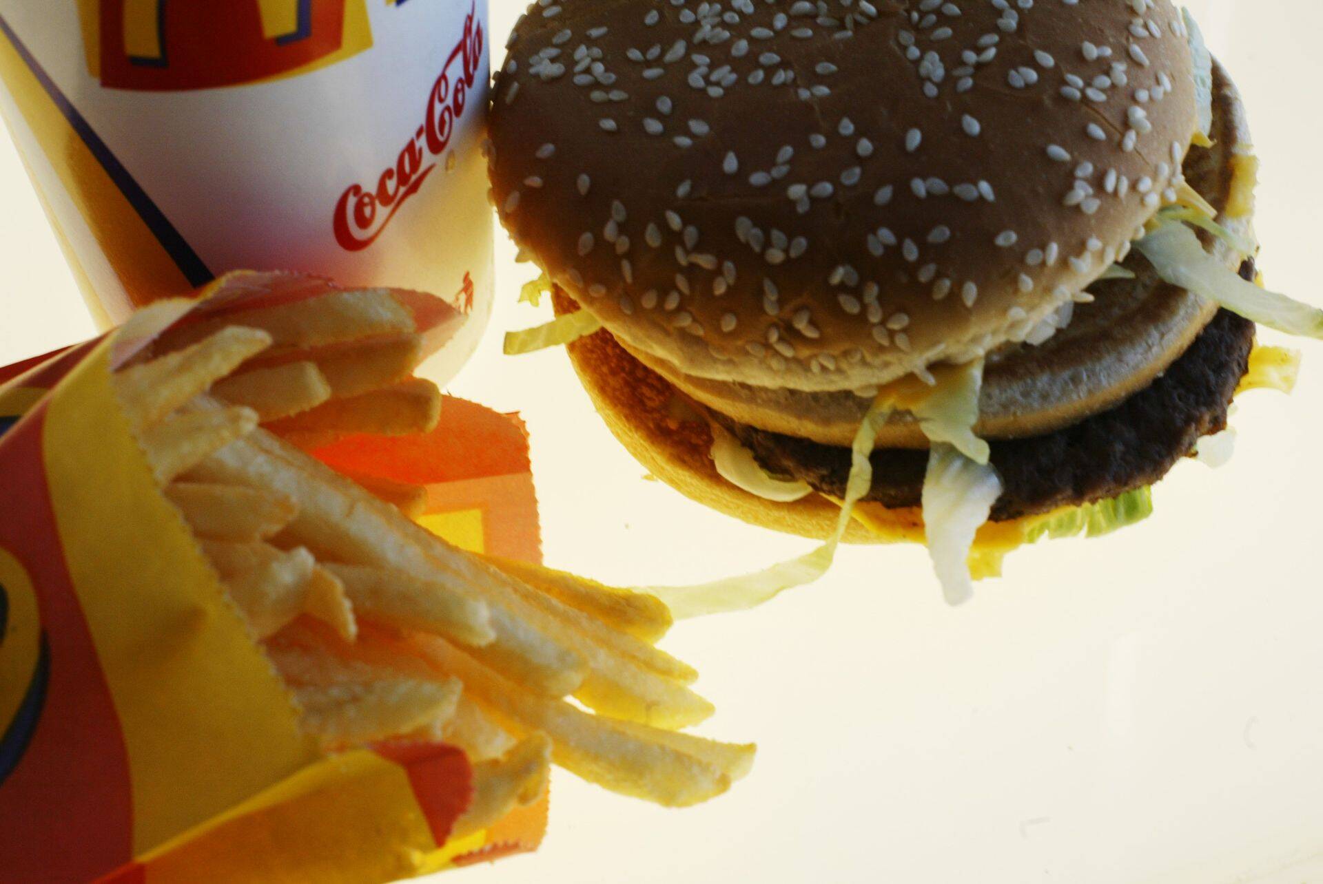 Легендарный бургер Биг Мак в России теперь не купить