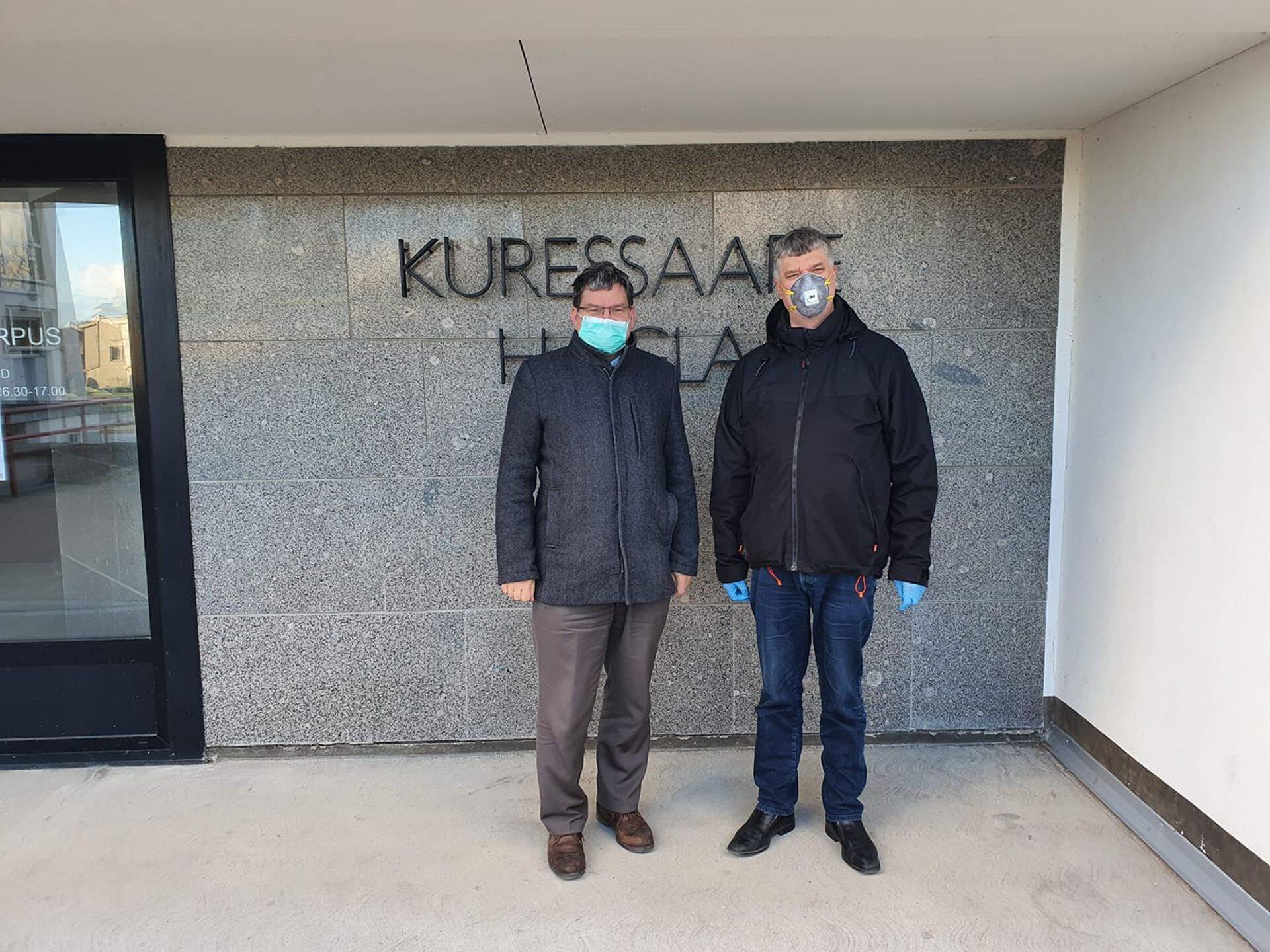 Kuressaare haigla ravijuht Edward Laane ja Kuressaare haiglas tööd alustanud dr Hasso Uuetoa