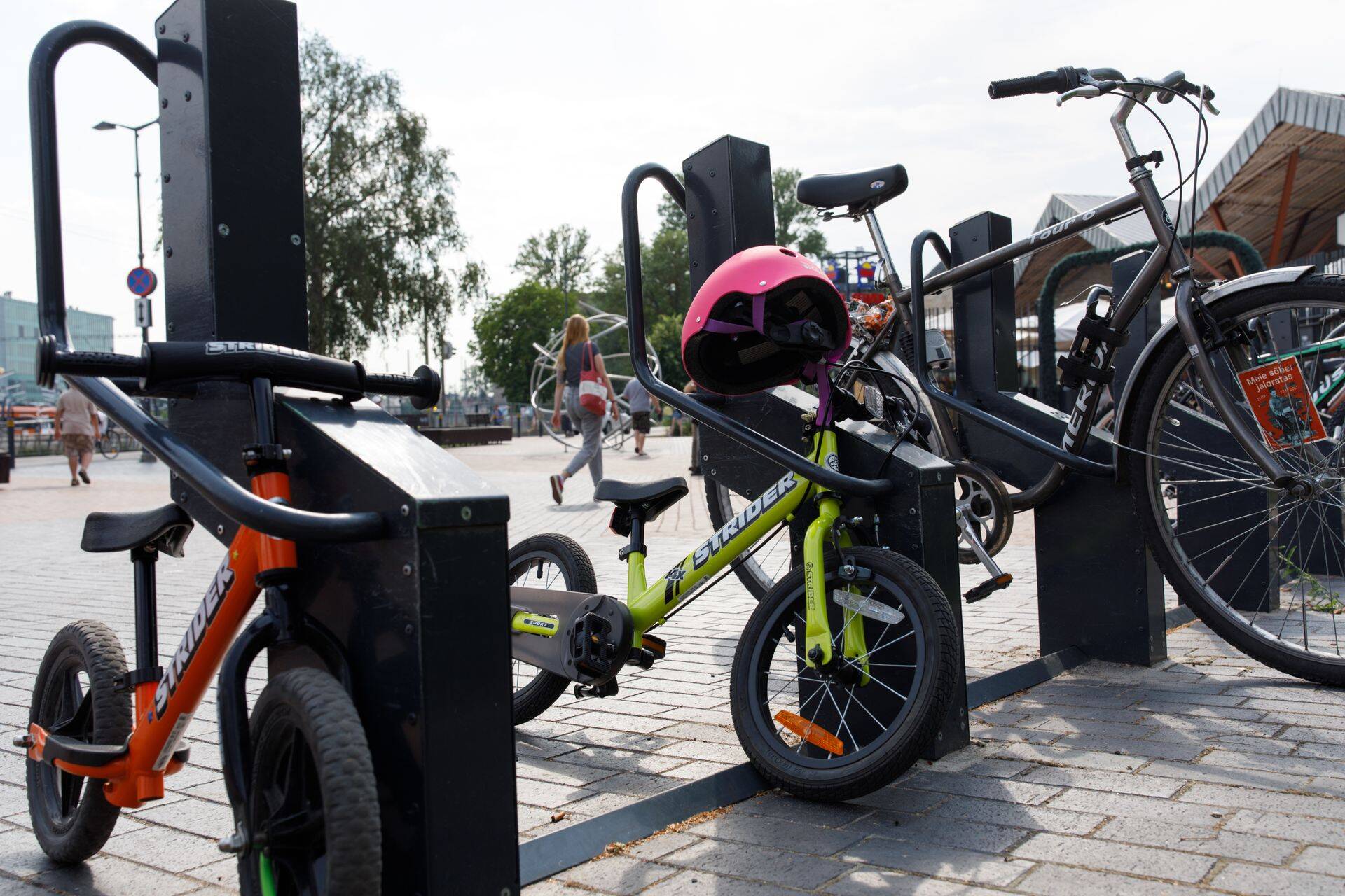 Bikeepi rattaparkla Balti Jaama turu ees.