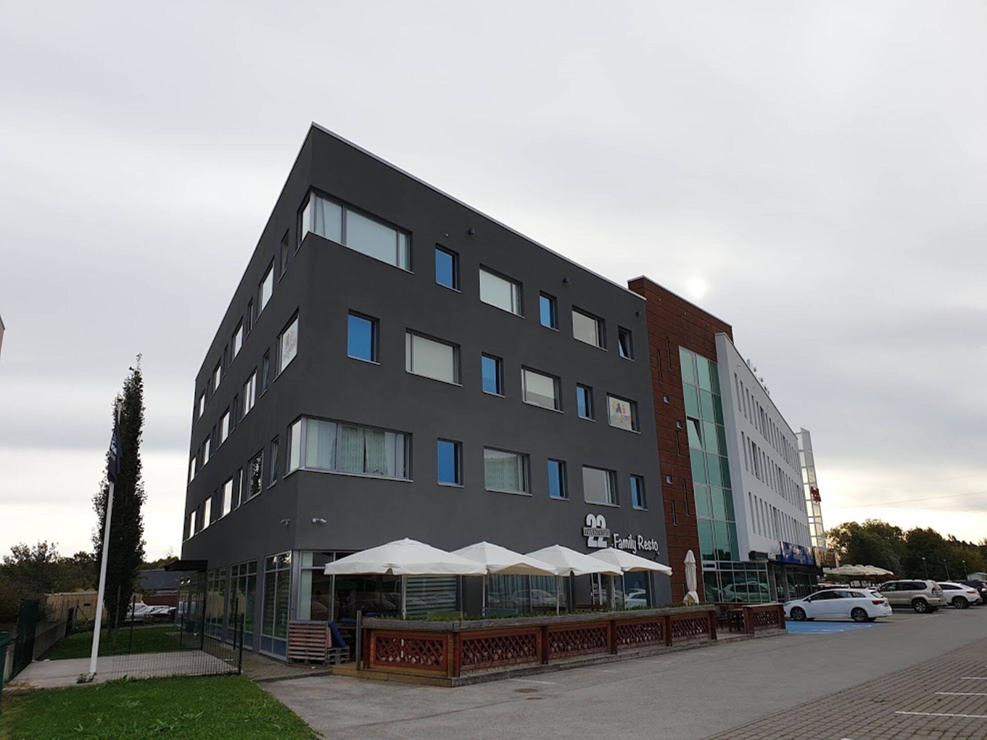 Meistri 22 büroohoone renoveerimine
