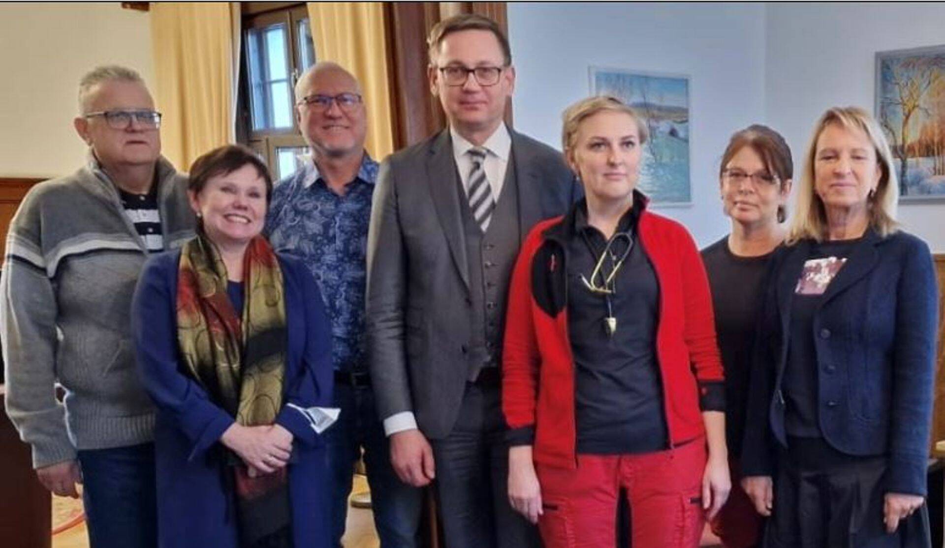 Ministri ja kiirabibrigaadi kohtumine.