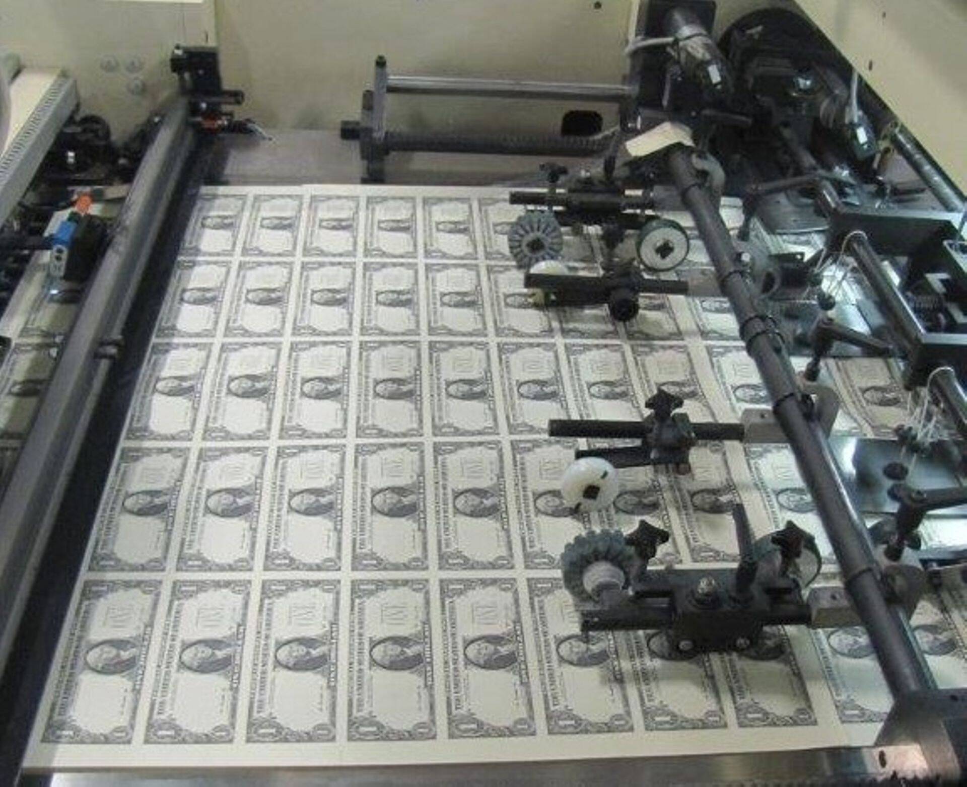 Dollarite trükkimine USA trüki- ja graveerimisameti BEP trükikojas.