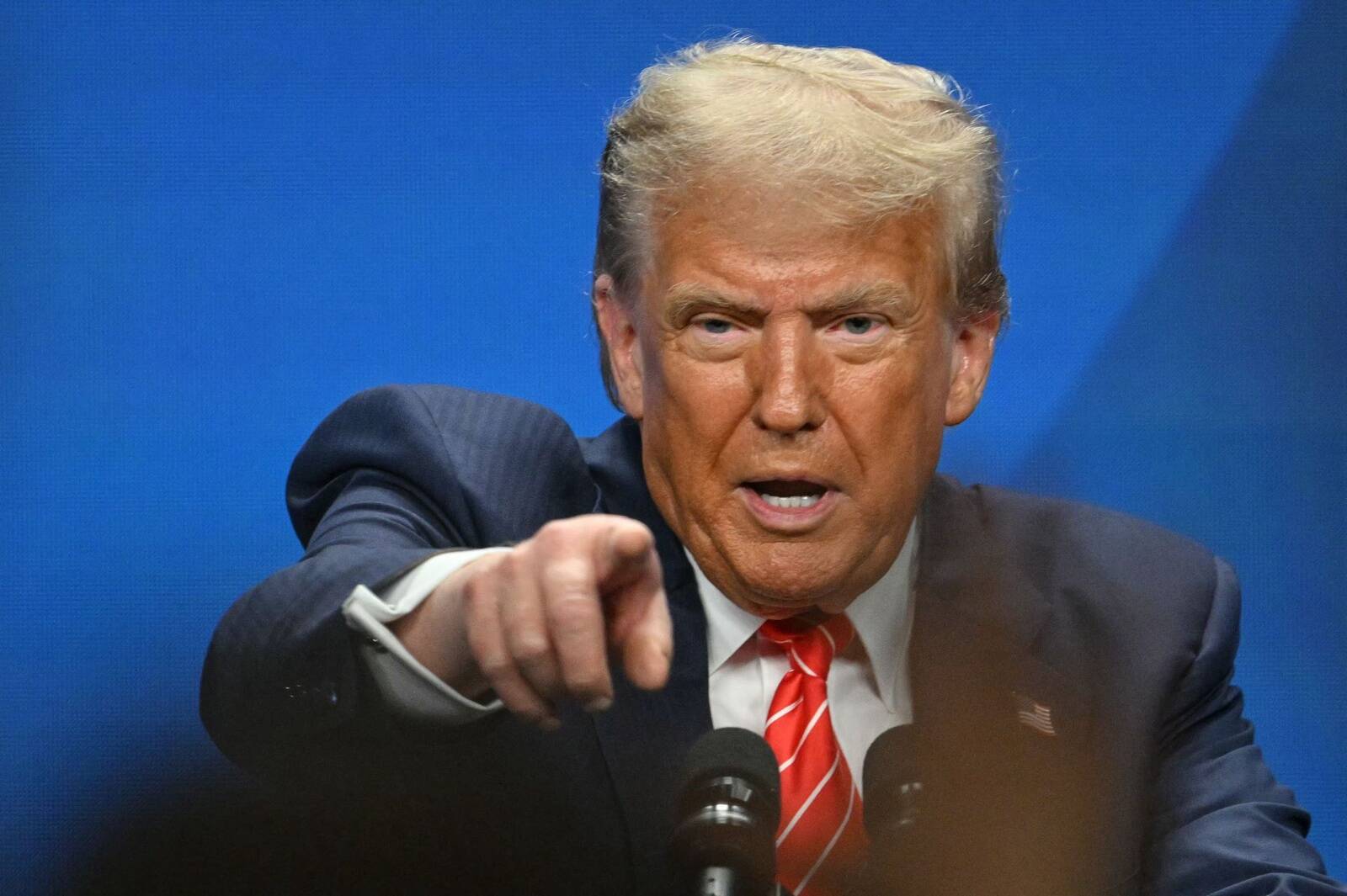 USA president Donald Trump pidi Haagis NATO tippkohtumise pressikonverentsil vastama mitmel teemal, sealhulgas Ukraina ja Venemaa sõja kohta.