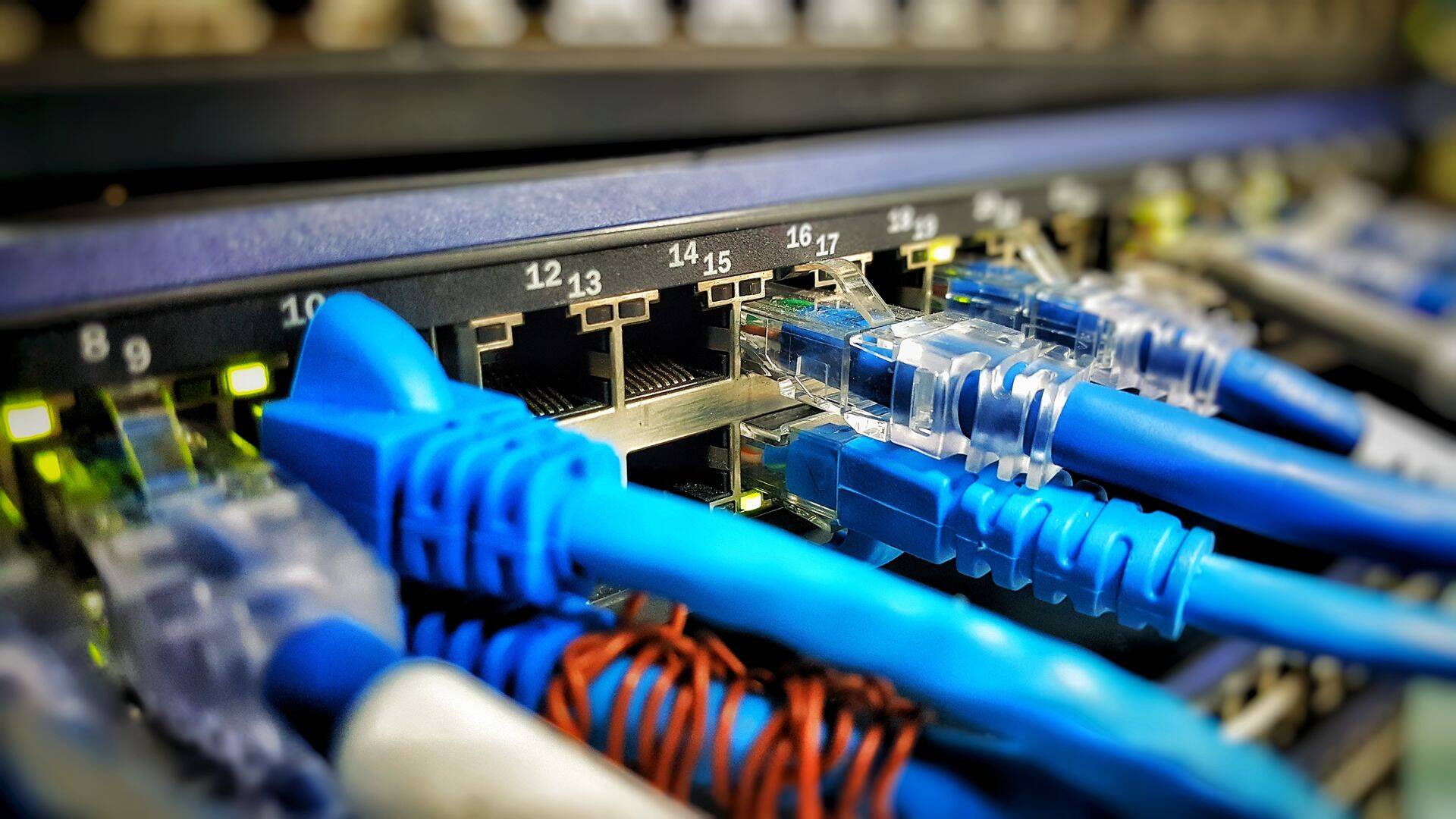 В Tele2 сообщили, что вместо общего повышения цен компания на данный момент прекратила предлагать некоторые из более дешевых пакетов, т.е. клиентам приходится выбирать новый и более дорогой продукт.