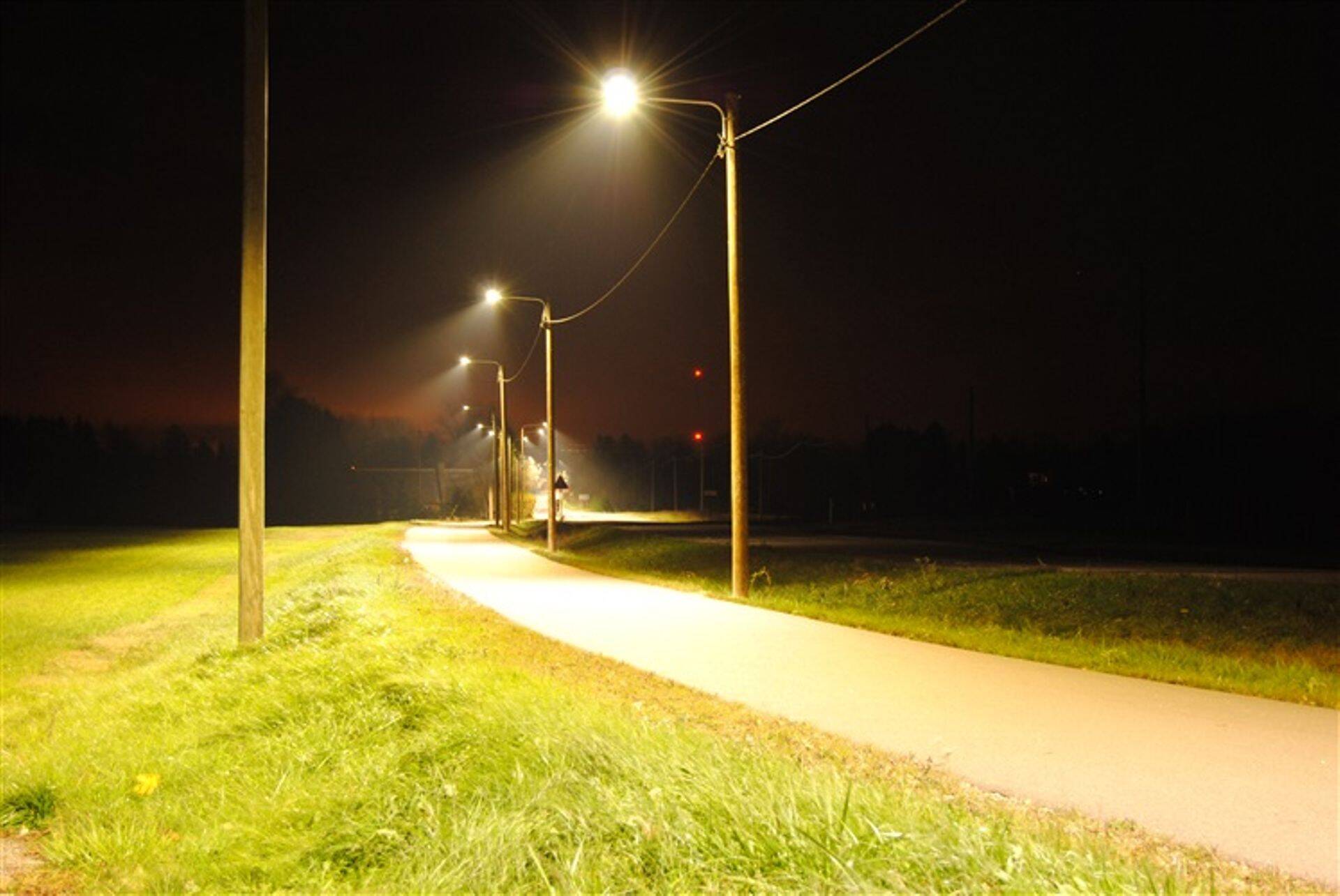 Linnamäe LED valgustusega teelõik