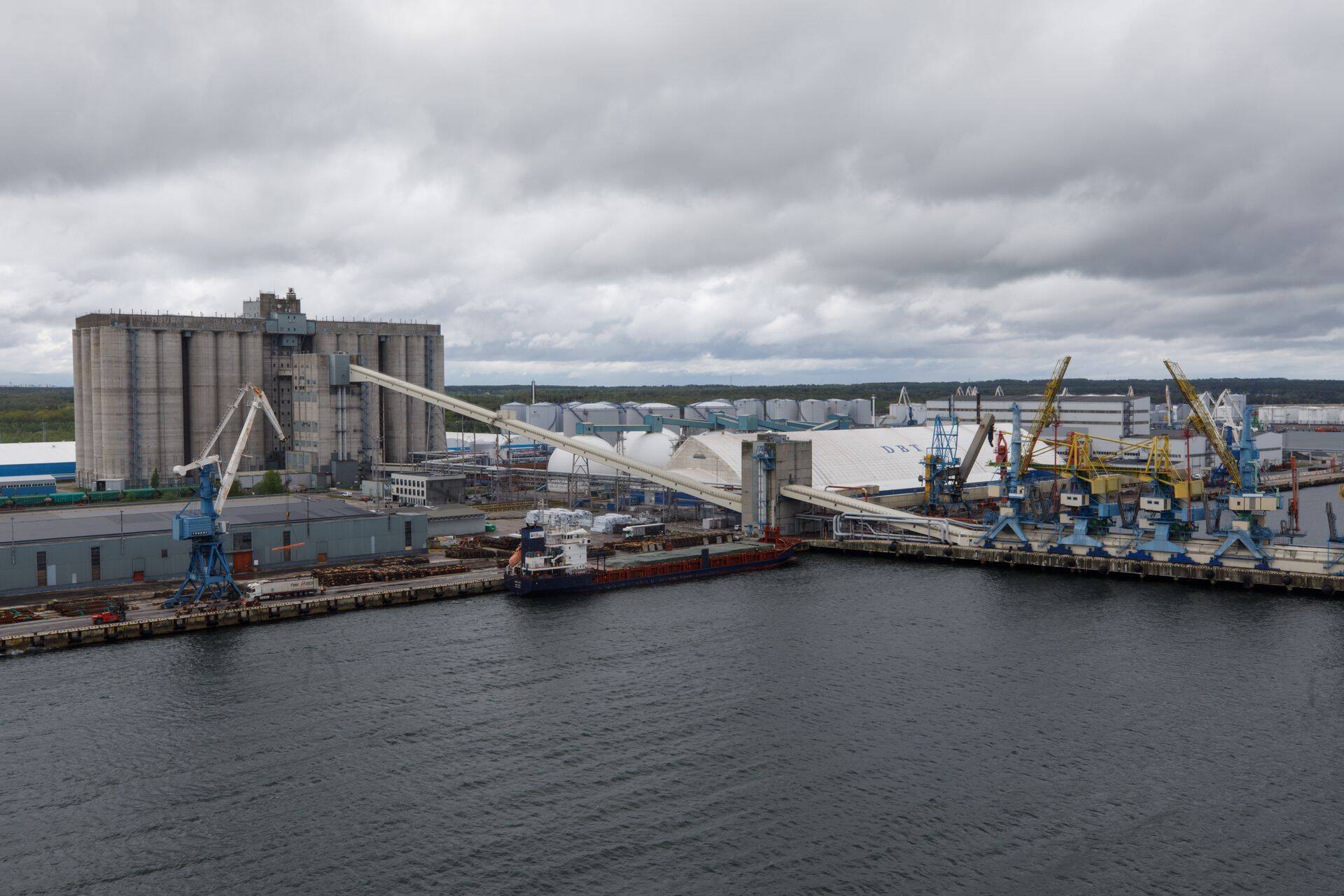 Ситуация с опасными удобрениями в Мууга все никак не прояснится.