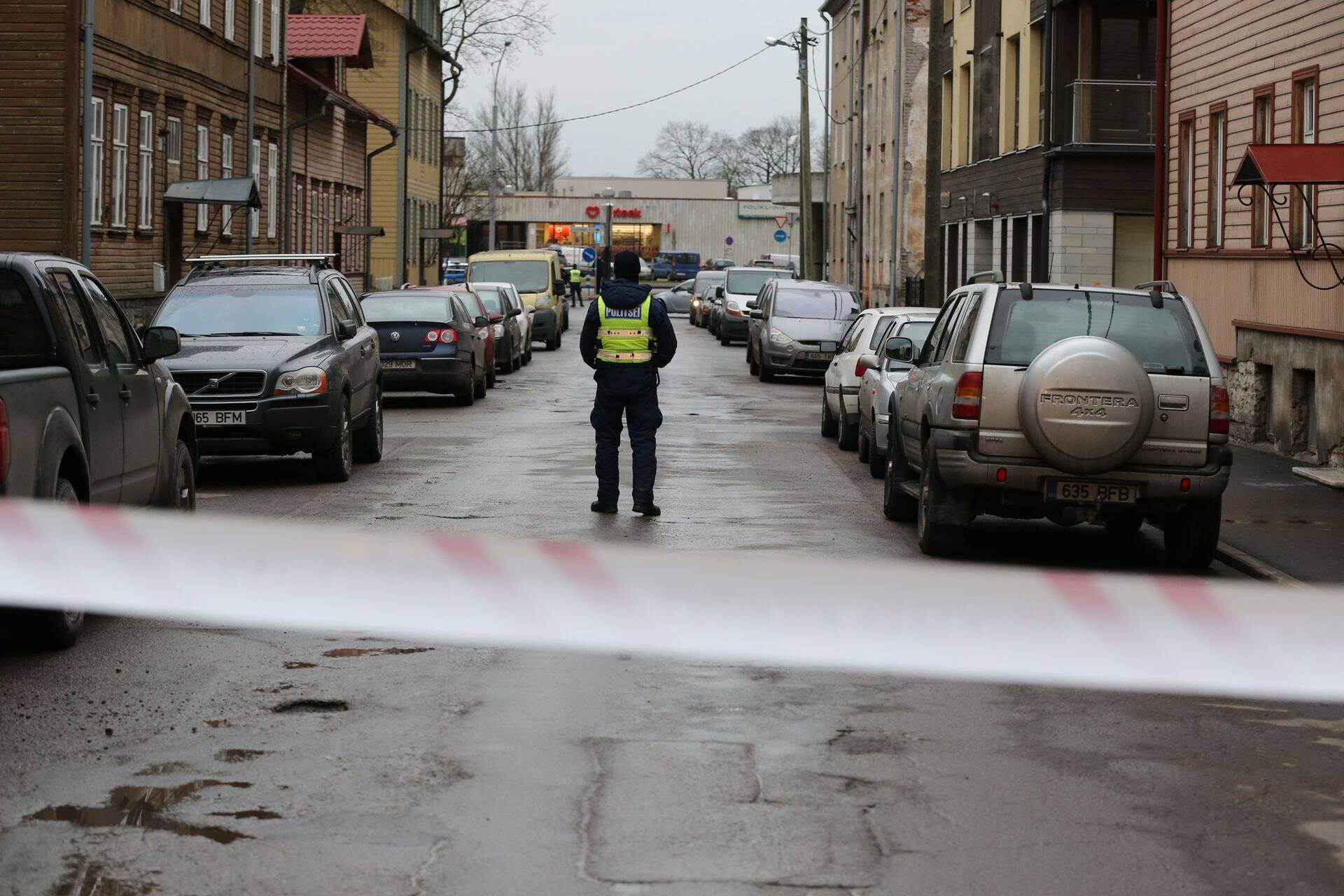 Äripäeva maja kõrval tegutseb pommirühm