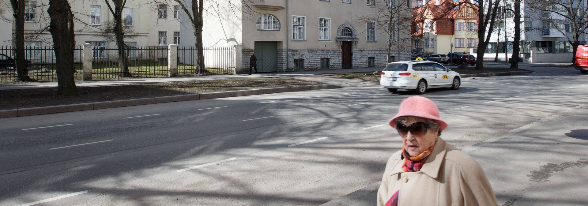 Korter Kadriorus Kreutzwaldi ja Tina tänava nurgal vahetas omanikku omapärastel tingimustel.