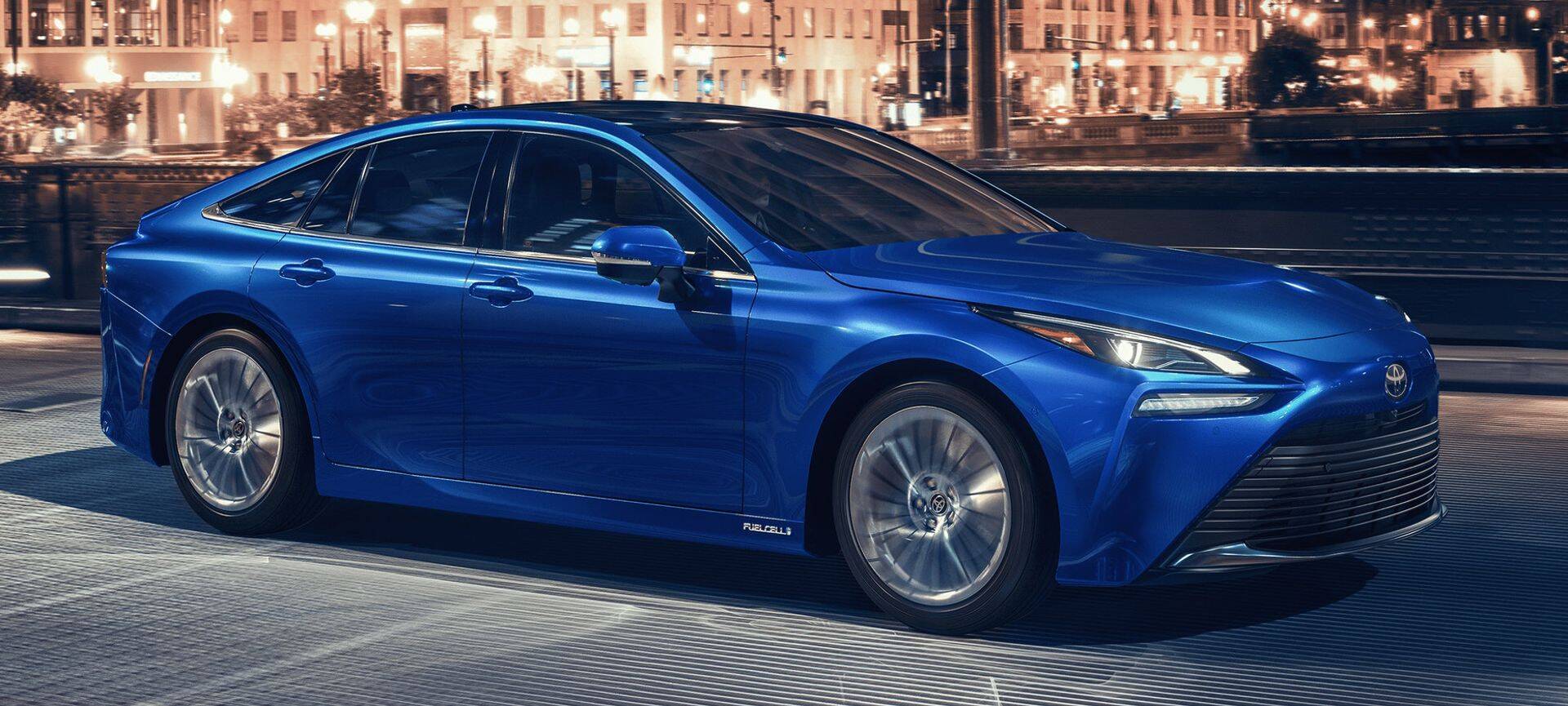 На дорогах Эстонии появился первый в Эстонии водородный автомобиль Toyota Mirai