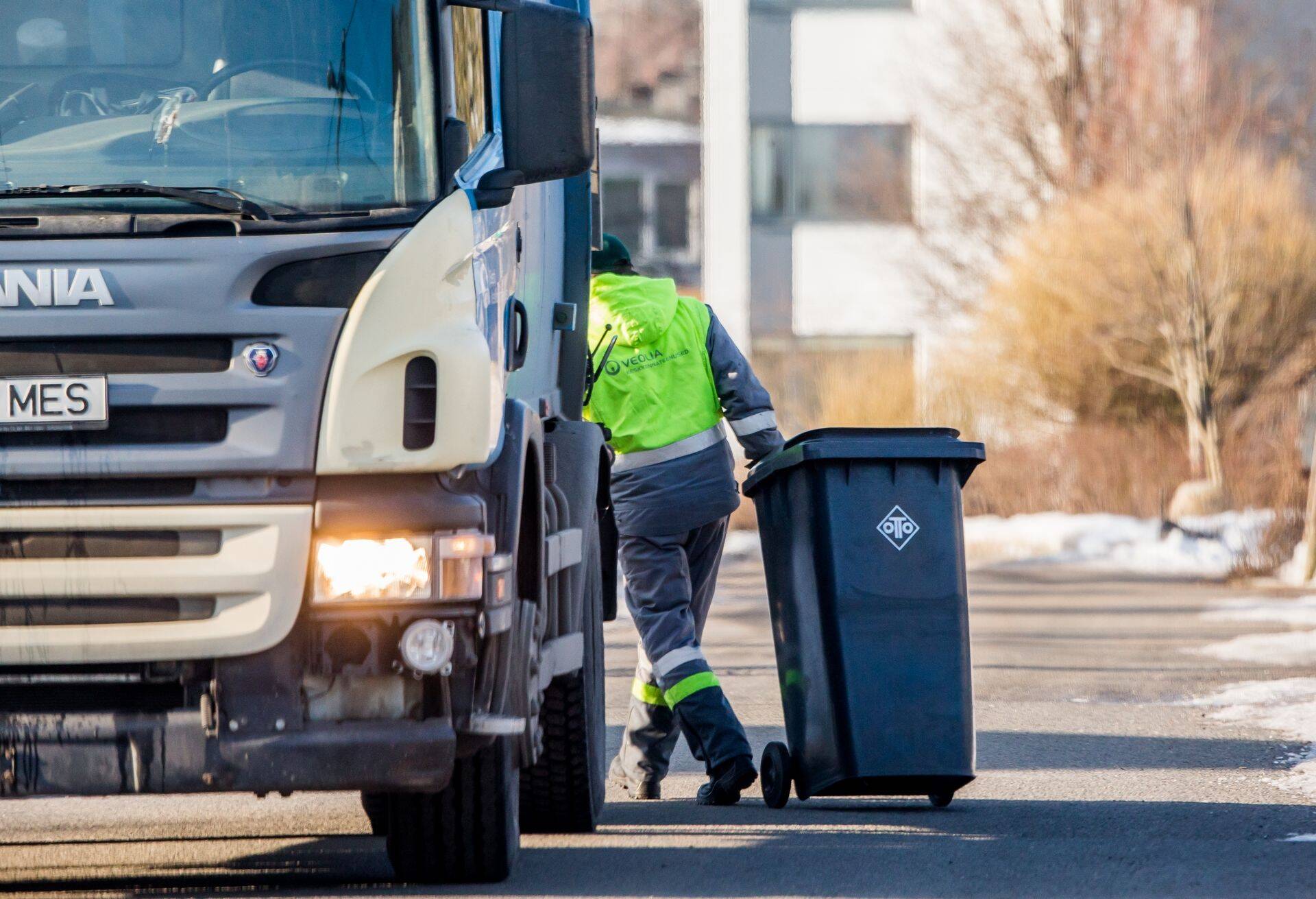 Jäätmekonteineri tühjendamine
