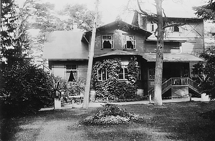 Летняя мыза Рокка-аль-Маре, построенная хозяевами «Thomas Clayhills & Son».