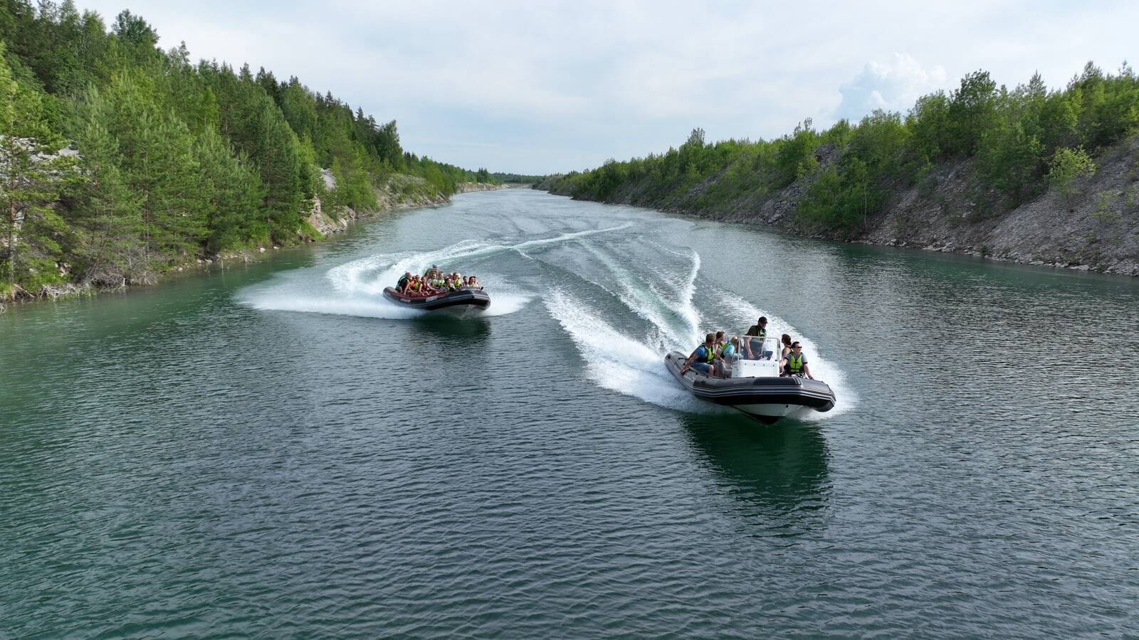 Сафари на катерах с Adrenaator в карьере Айду