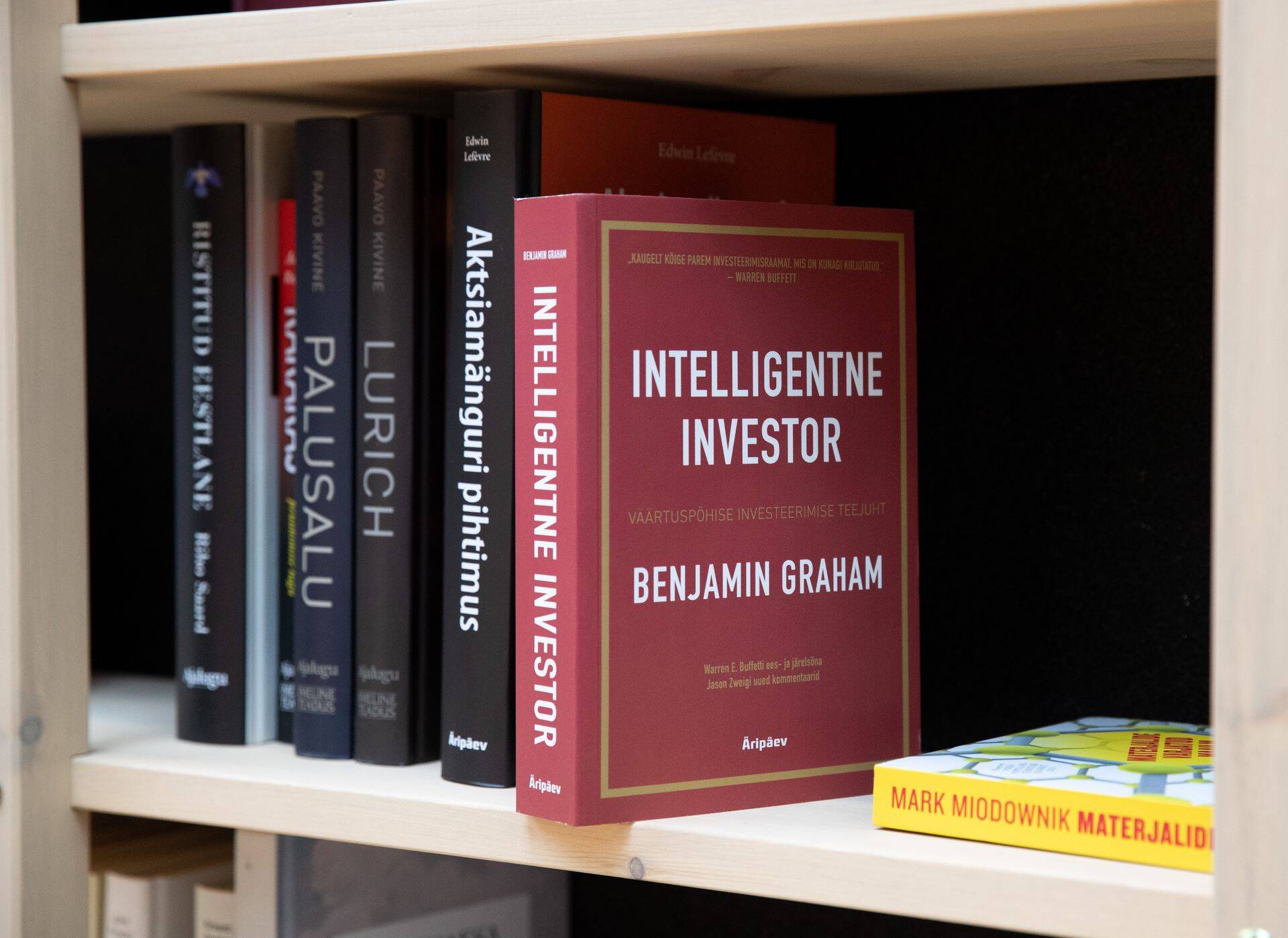 Benjamin Grahami „Intelligentne investor“ on Nasdaq Tallinna börsi juhi Kaarel Otsa sõnul suurepäraselt läbi mõeldud ja erakordselt mõtteselgelt kirjutatud.