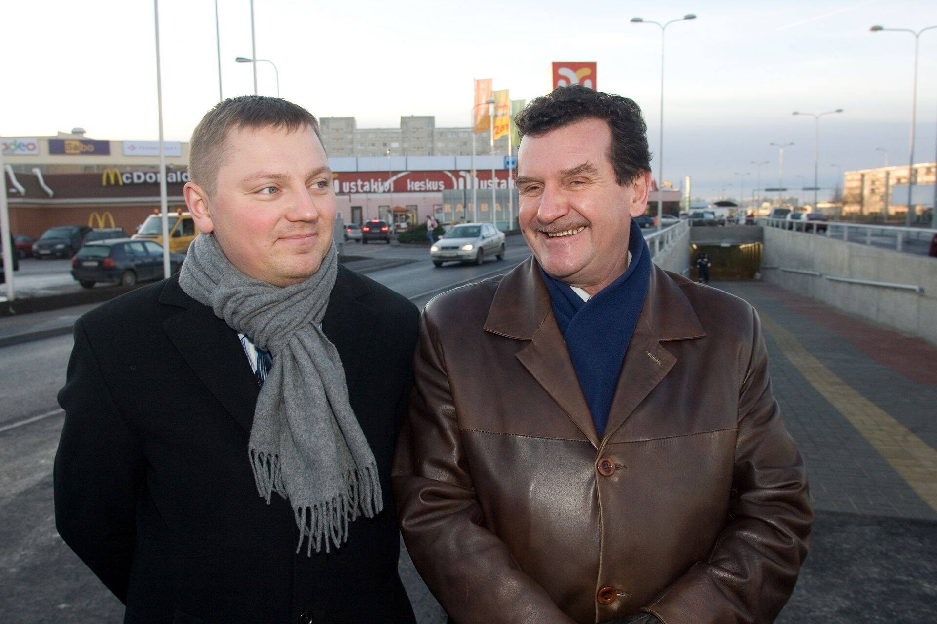 Aasta 2007: Tallinna abilinnapea Deniss Boroditš ja Lasnamäe linnaosavanema asetäitja Toivo Moorast.