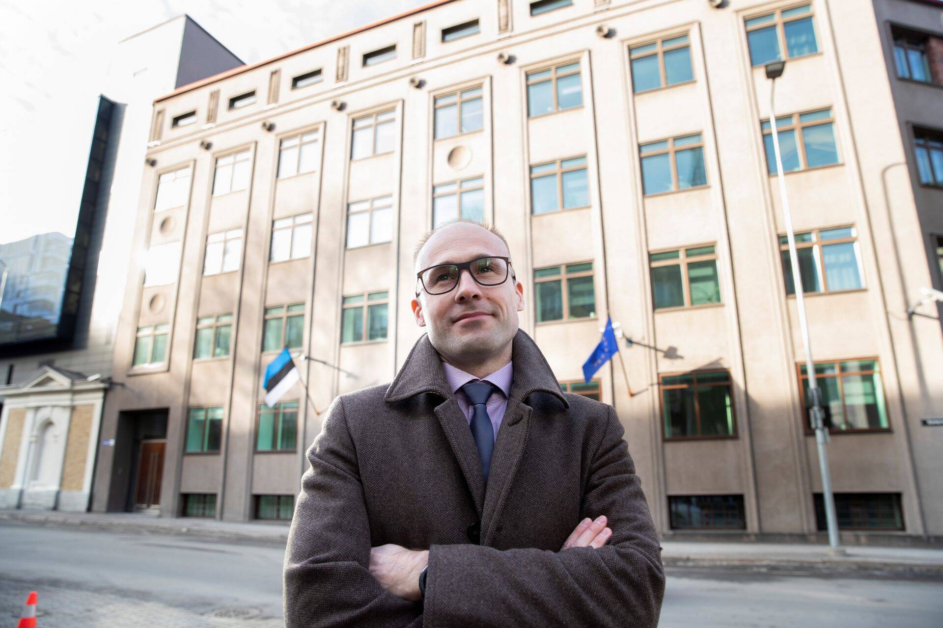Finantsinspektsiooni juhatuse liige Siim Tammer ütles, et kui riigikohus keelaks edaspidi inspektsioonil hoiatusteateid avaldada, kaotaks sellest finantssektori läbipaistvus.
