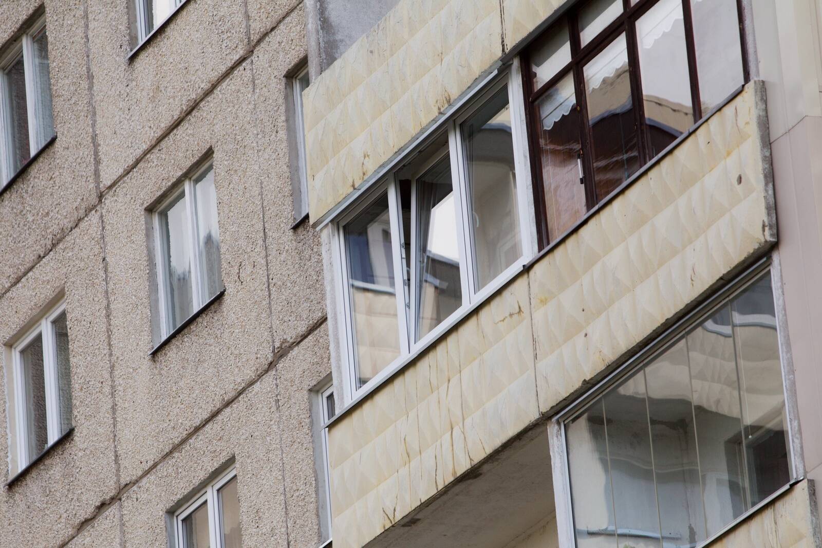 KredExi rekonstrueerimistoetuse uus voor avatakse eeldatavasti sel aastal, selles voorus saab toetust ka liftide väljavahetamiseks või hoonele lisamiseks, tõid saatekülalised välja.