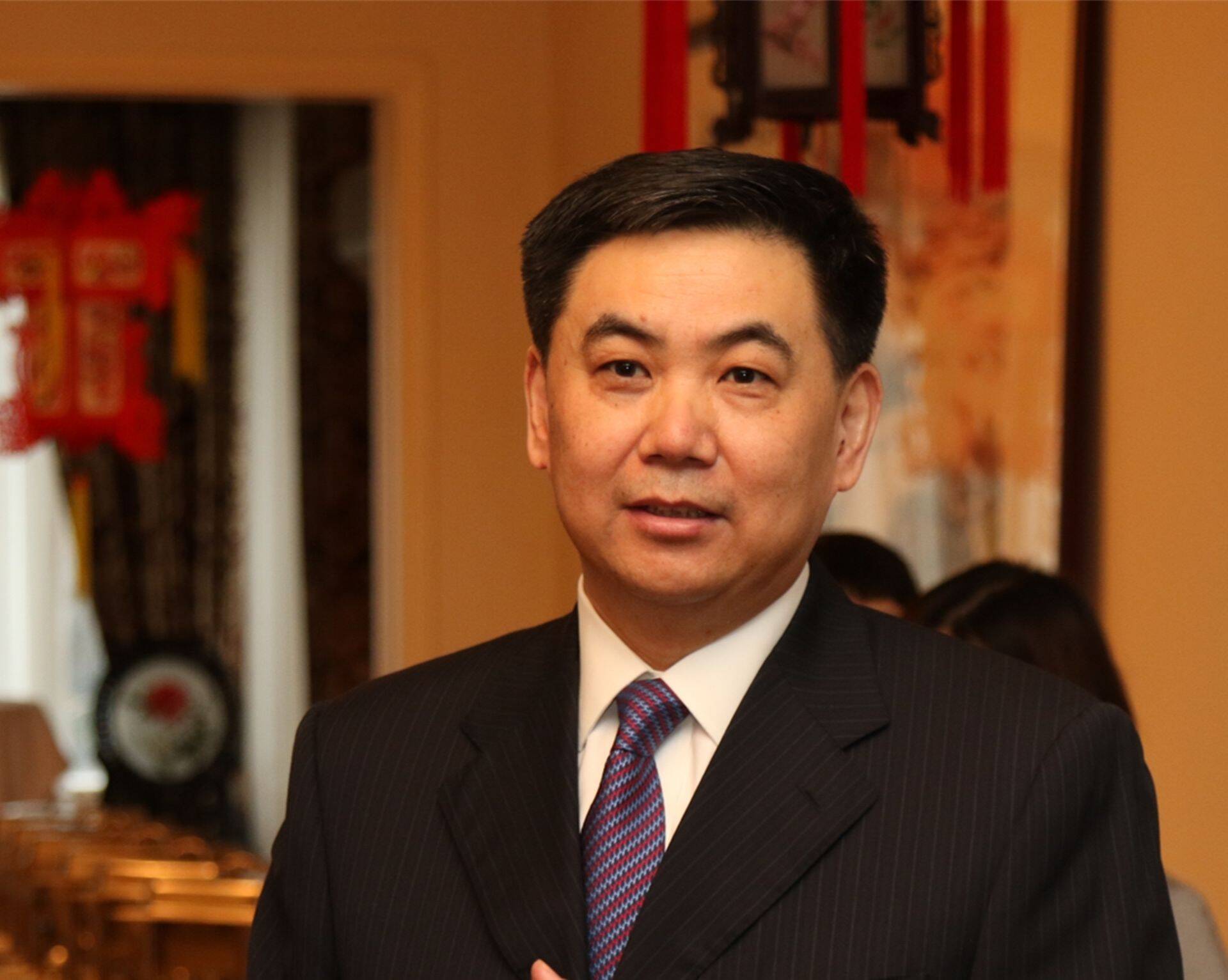 HR QU ZHE
HIINA SUURSAADIK EESTIS