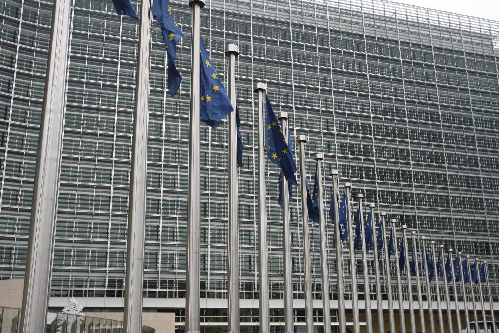 Euroopa Komisjon tuli välja abipaketiga, mis aitab toime tulla kuludega, mille puhul kiire hinnatõus ei ole jätkusuutlik.