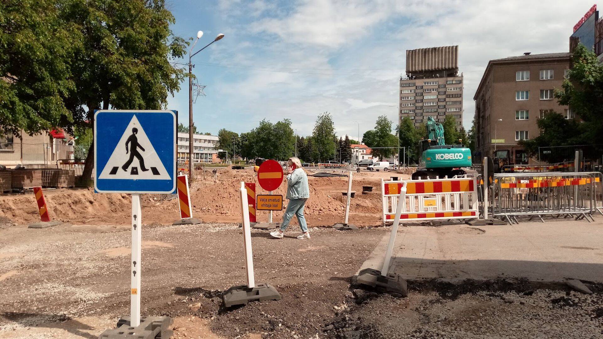 В Нарве возобновились строительные работы на кольцевой развязке в центре города и на ул. Кереса.