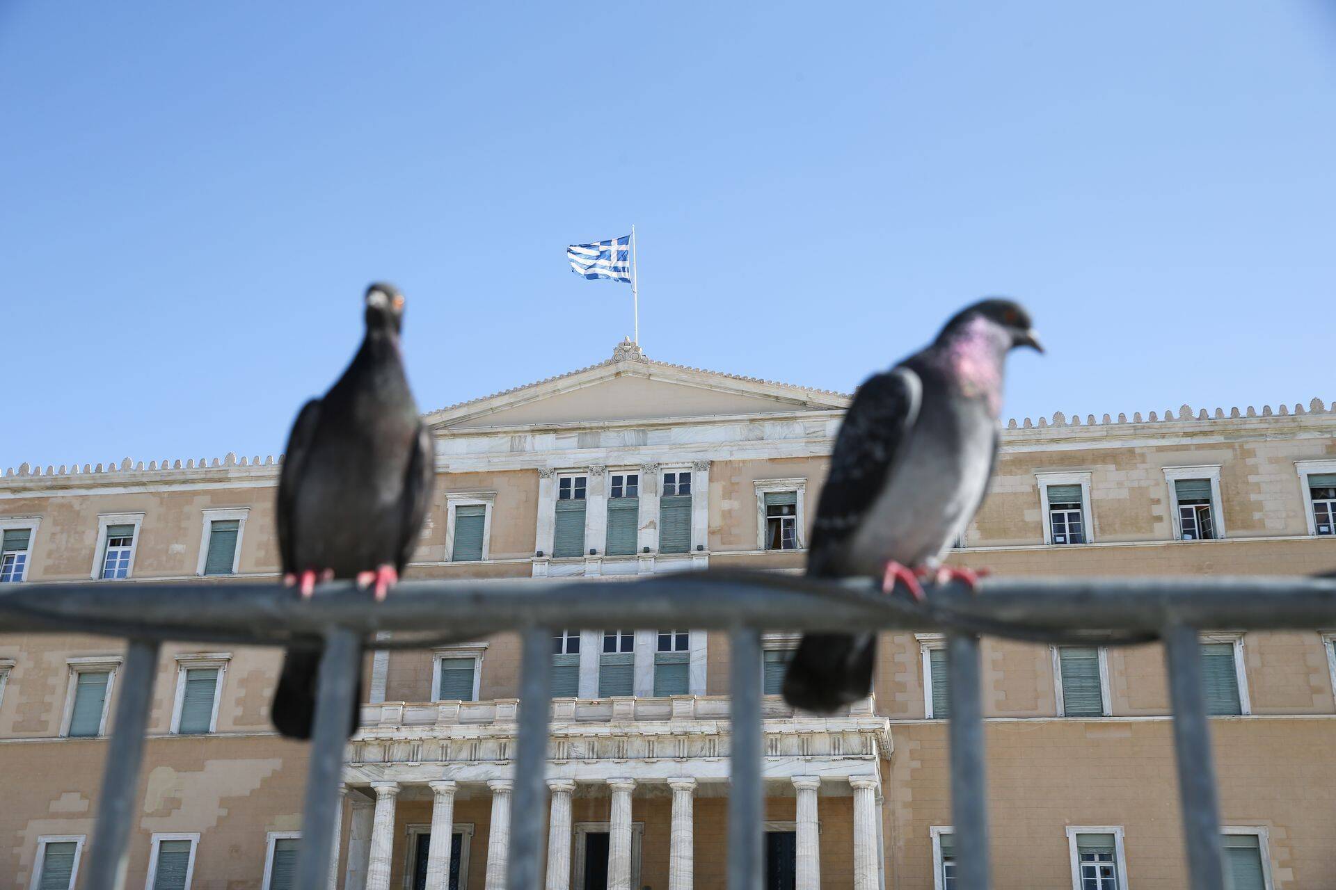 Греция повысит налог для клиентов гостиниц и ресторанов