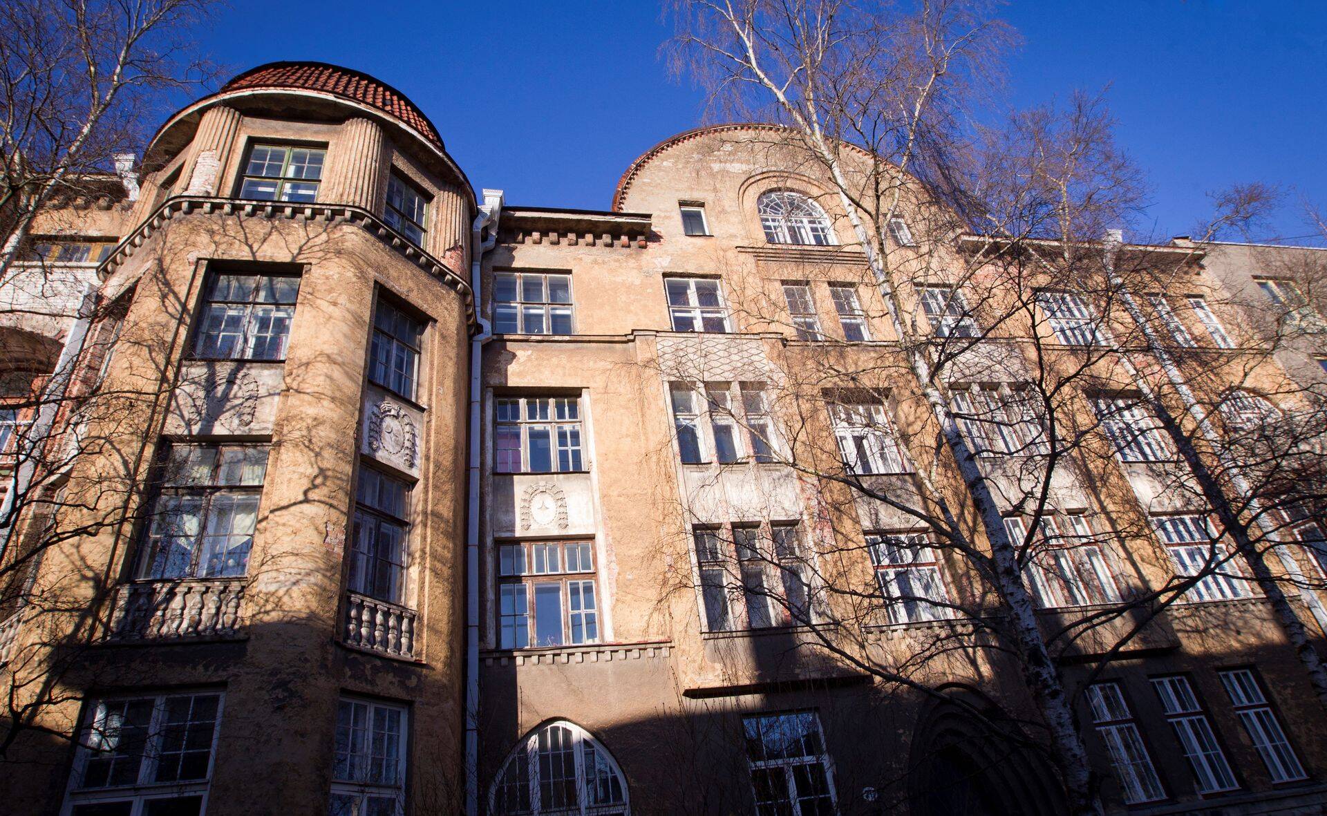 Дом Буша на улице Татари, 21b, в котором жил Соломон Гордин. В том же здании располагалась художественная студия Антса Лайкмаа.