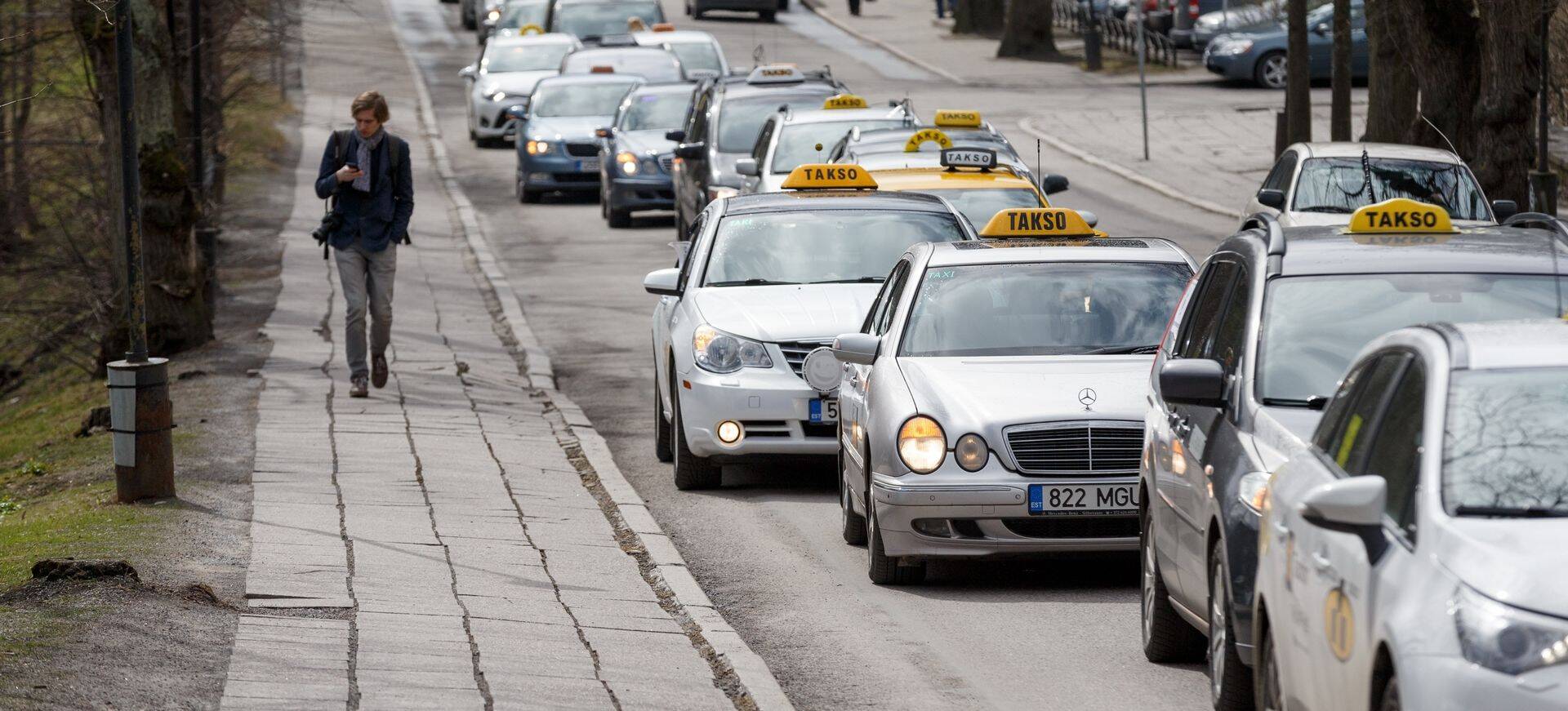 Eesti kõige popim taksona kasutatav auto on Mercedes-Benz.