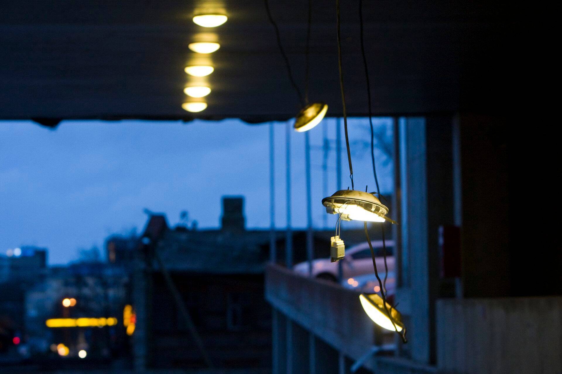 Saabunud sügise ja eeloleva talve jooksul korterit või maja müües tuleks kindlasti valgustid töökorda seada.