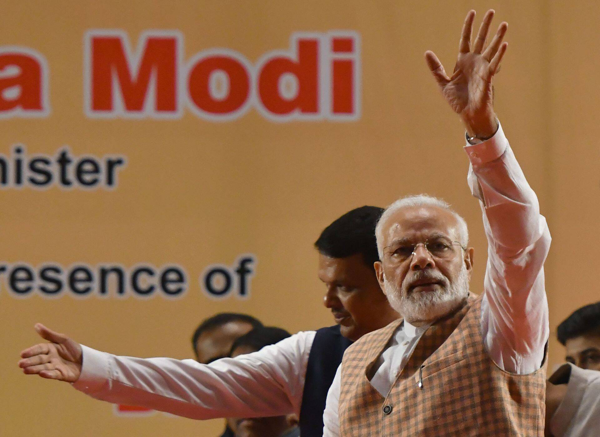 Narendra Modi proovib maksualandusega India majandusele elu sisse puhuda.