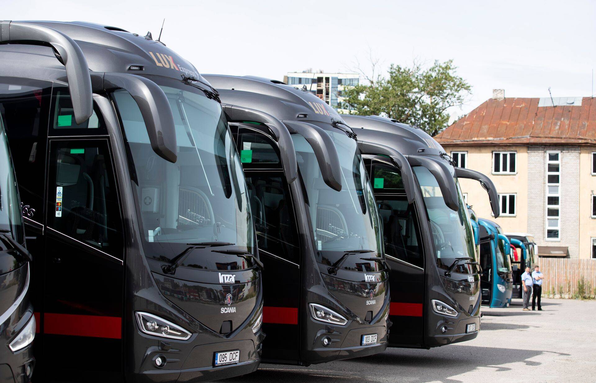 Lux Expressi bussid.