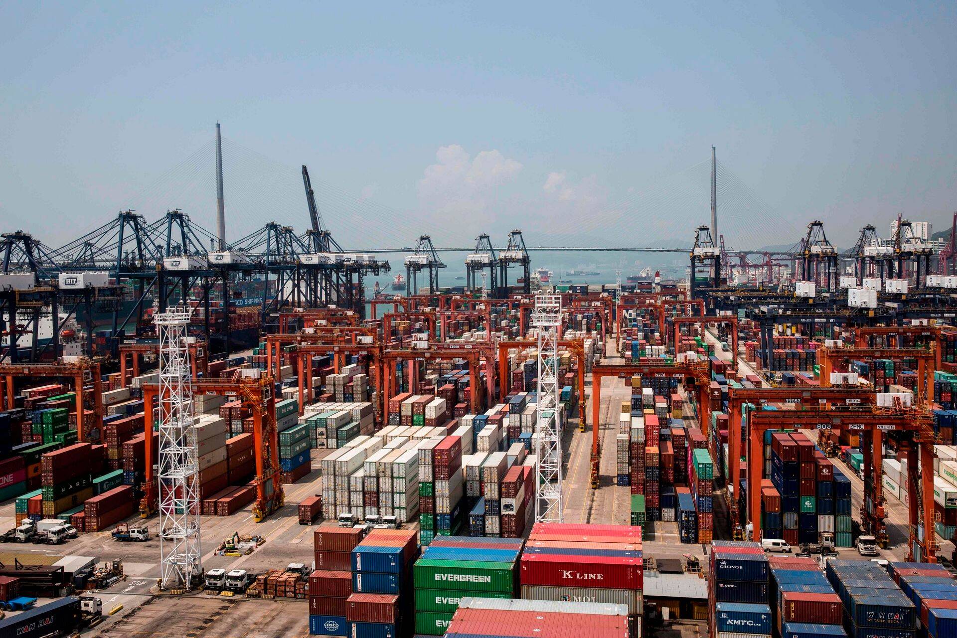 Tollitariifide kolmas ring langetab aktsiaid