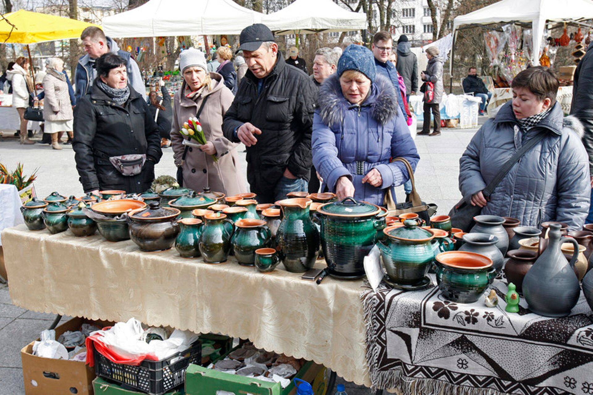 Białystoki turg. Poola näeb rahvastiku vananemisest tulenevate probleemide leevendajana Ukraina võõrtöölisi.