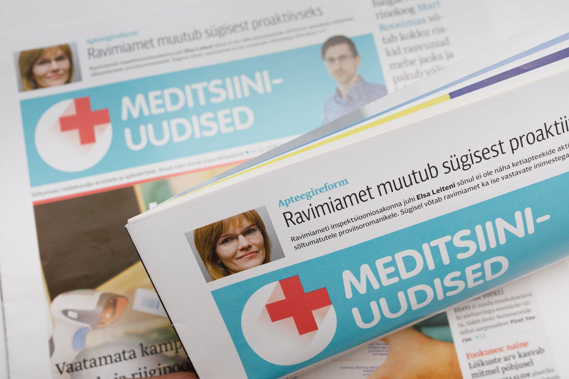 Meditsiiniuudiste paberlehed.