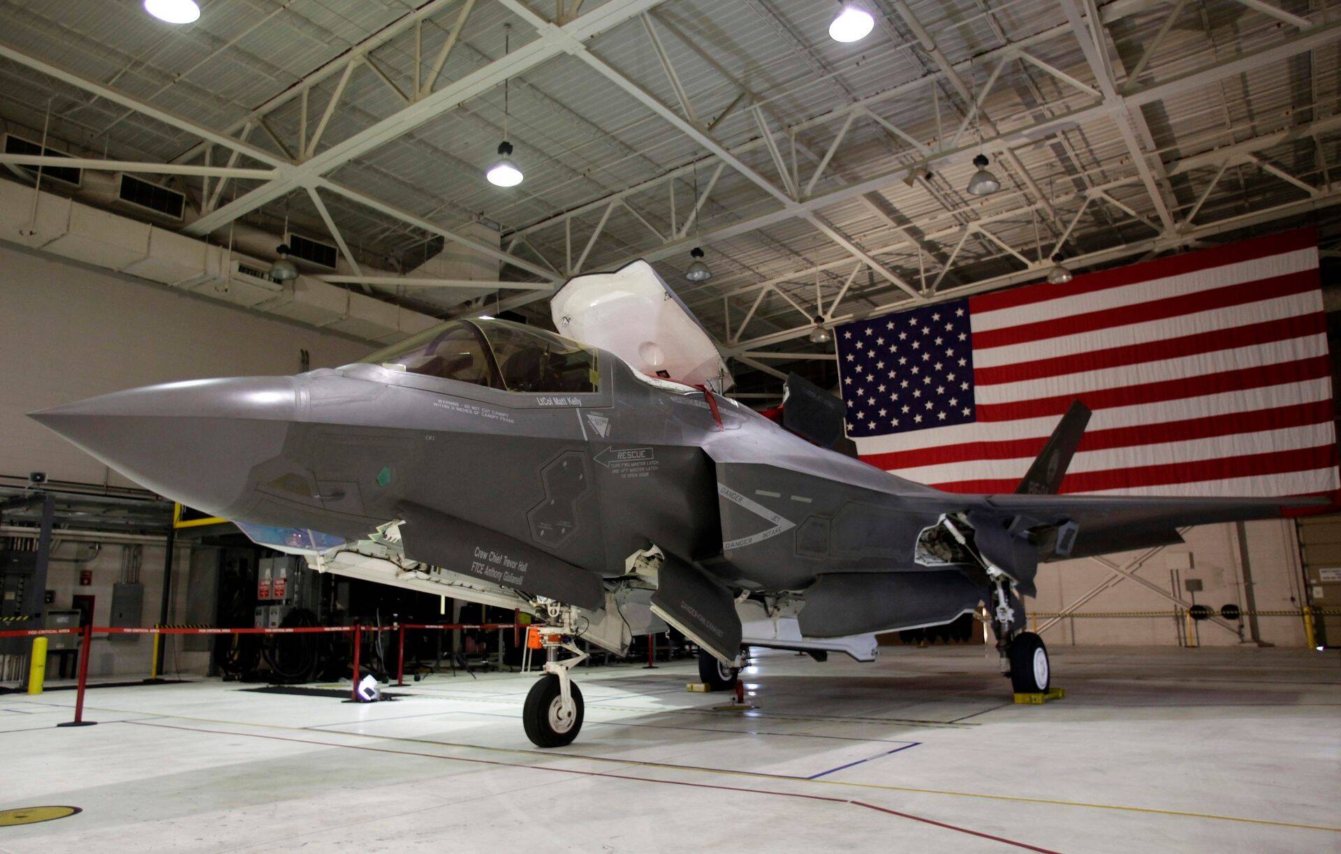 F-35 Lightning II Joint Strike hävitaja.