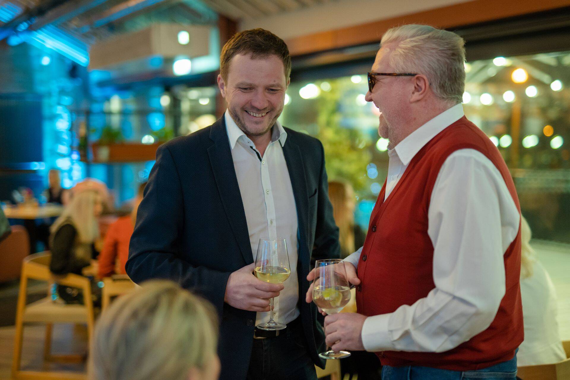 Saates "Poliitikute töölaud" vestlesime endise Isamaa esimehe ning praeguse Eesti 200 liikme Margus Tsahknaga (vasakul).