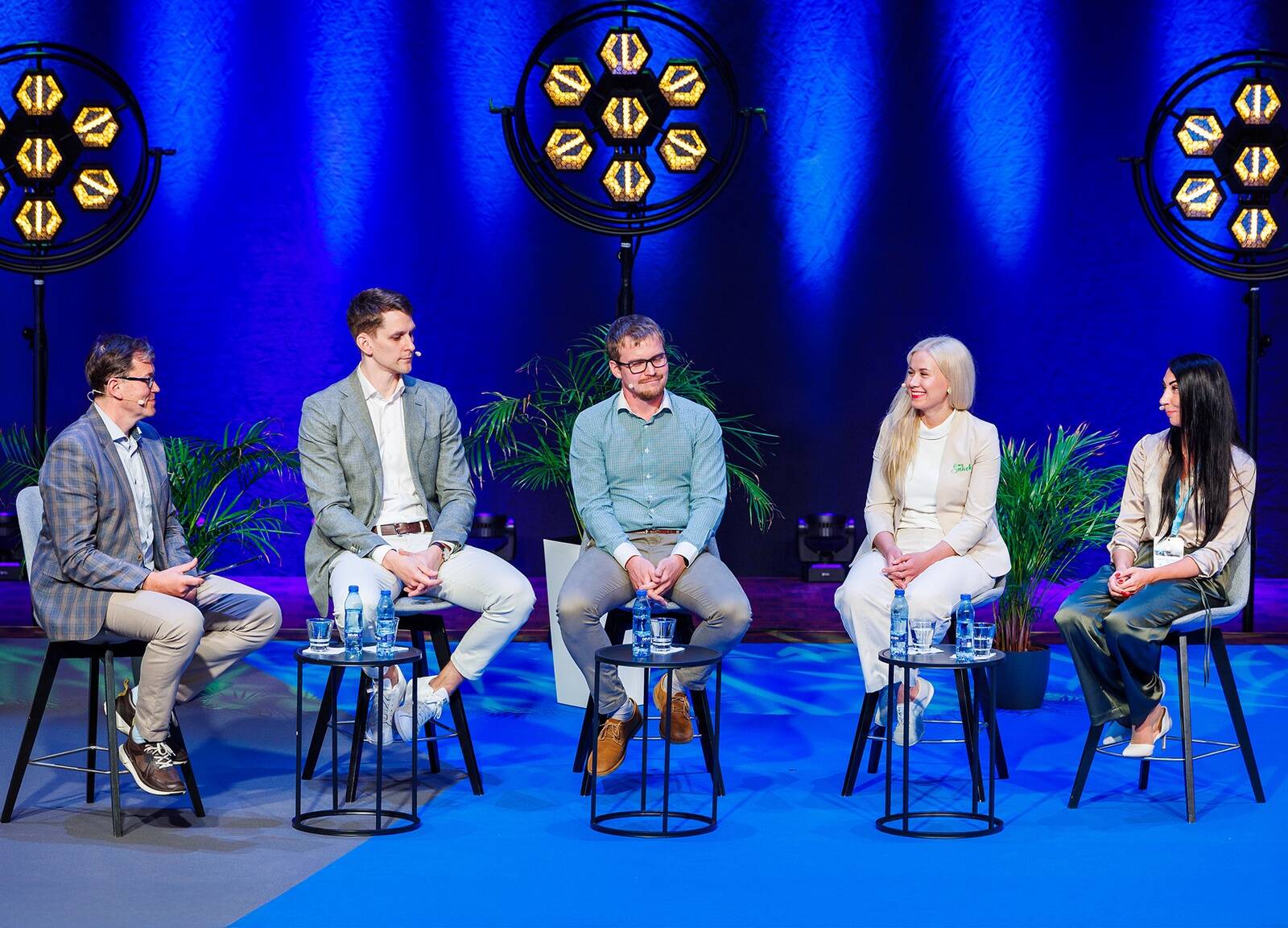 Moderaator Anti Orav (vasakul), Marko Kostap, Sten Sats, Ellyt Talv ja Kadi Eensalu.