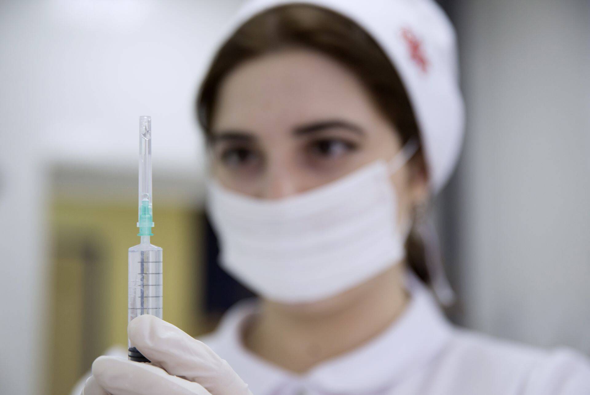 Testida tuleb vähemalt koroonaviiruse, pidalitõve, tuberkuloosi, rõugete, gonorröa ja HIV suhtes.