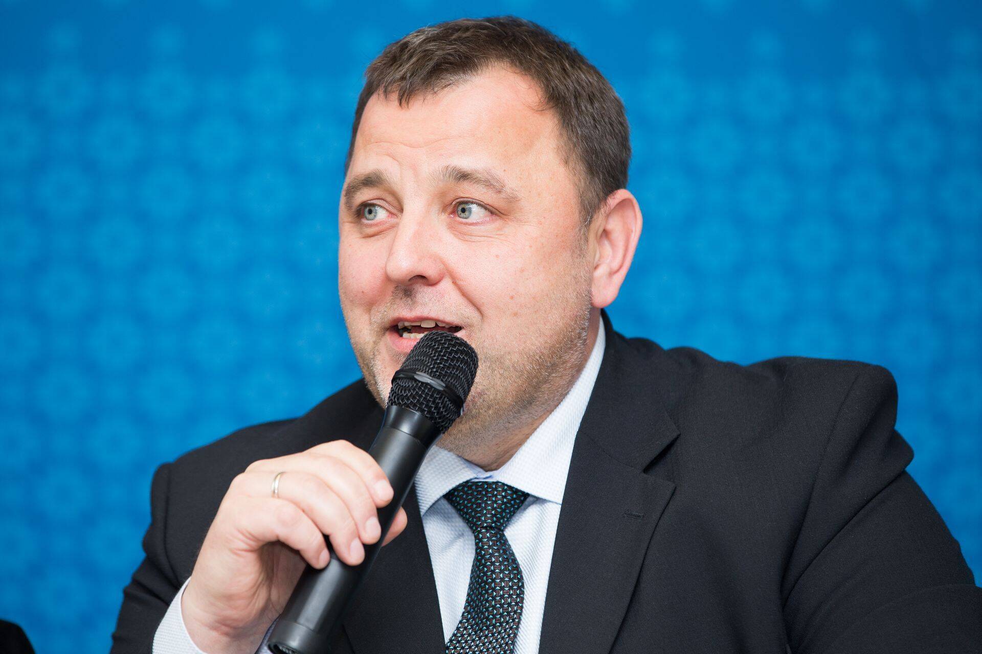 Министр финансов Свен Сестер