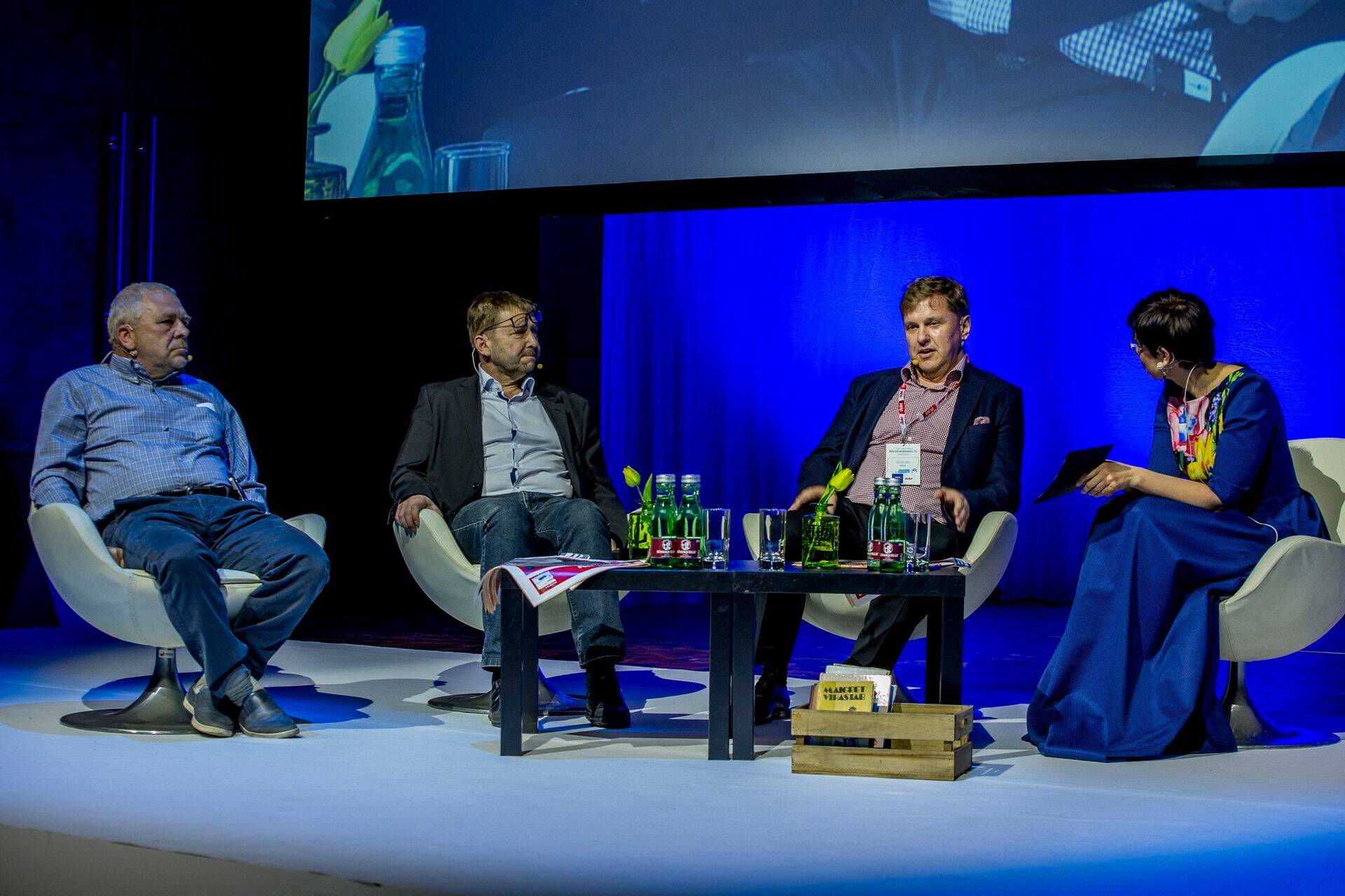 Avalik vestlusring Pärnu juhtimiskonverentsil.