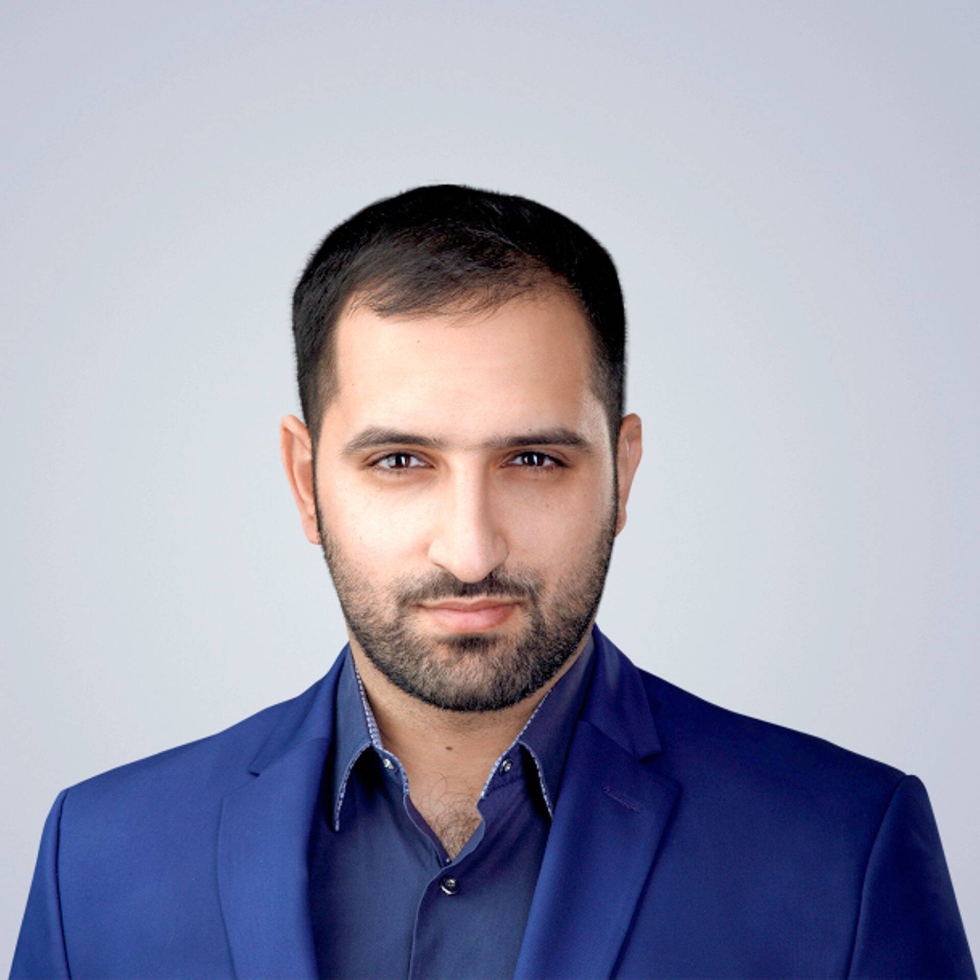 Тренер по продажам Руфат Керимли.