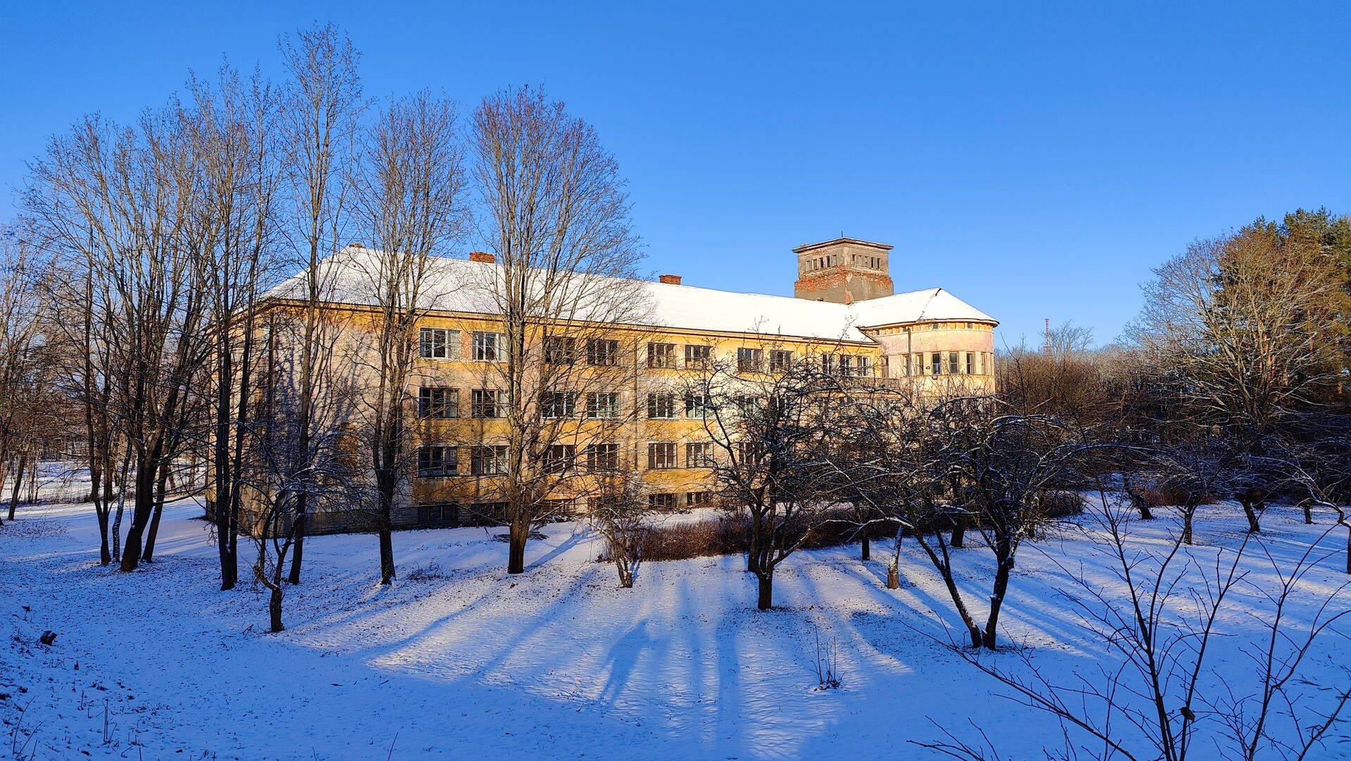 Школьное здание времен Первой республики в Кохтла-Ярве сейчас пустует.