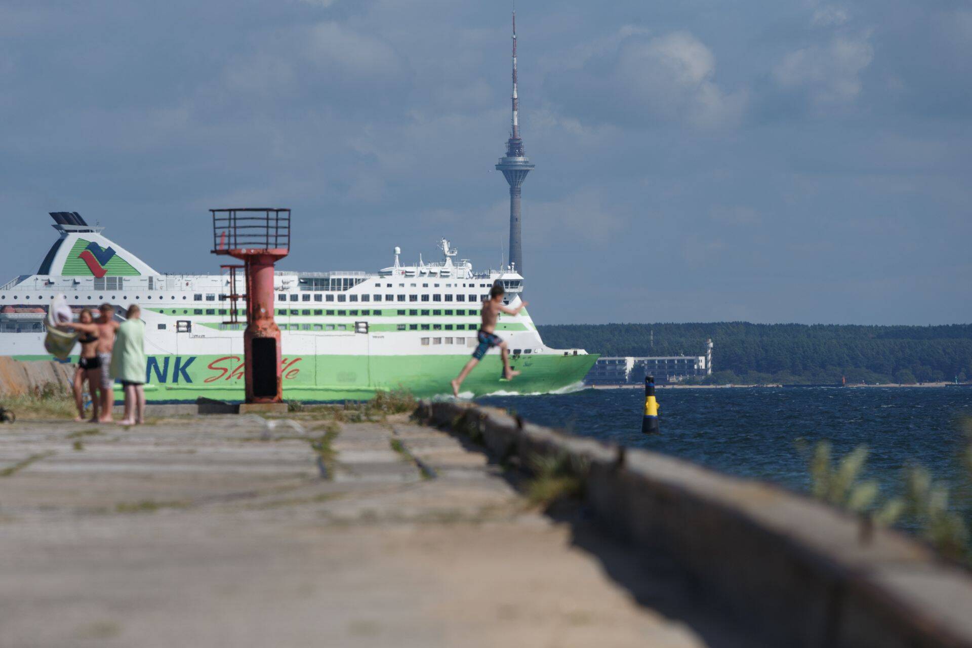 Paljasaare poolsaarest möödumas.