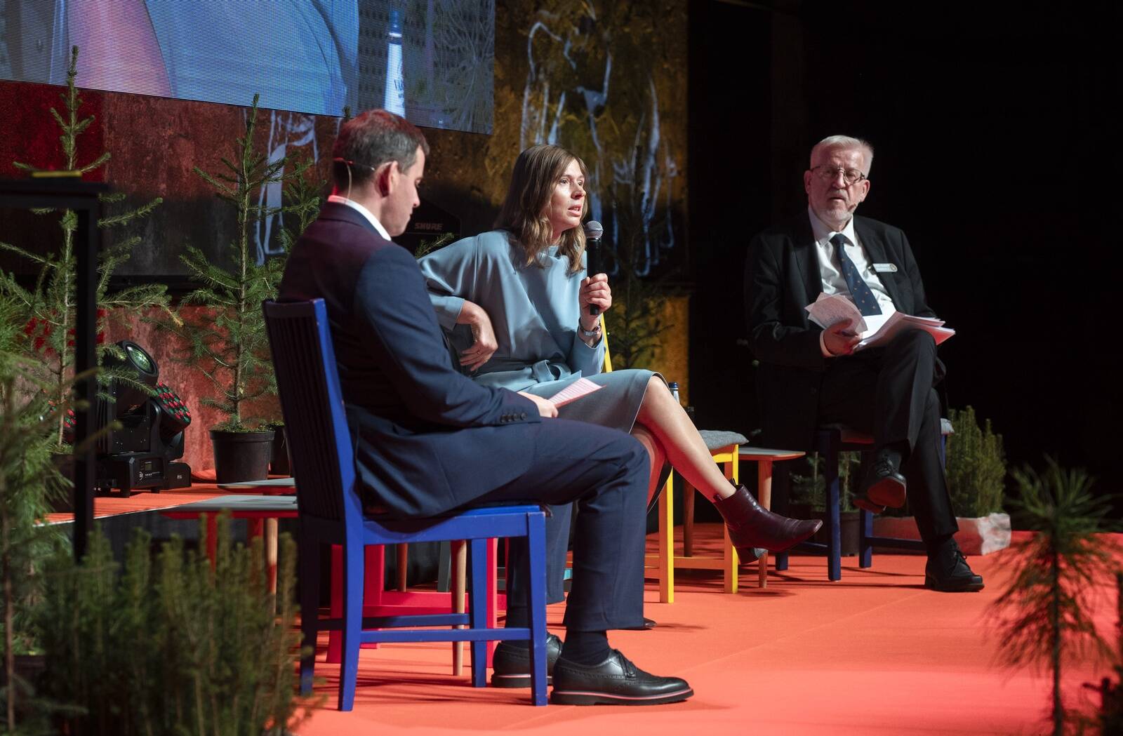 Konverentsil “Tasakaalus majanduse foorum 2024: elevant toas” vaagisid president Kersti Kaljulaid, Teaduste Akadeemia president Tarmo Soomere ja Utilitas Tallinn juht Robert Kitt, millised on kliimasõbraliku majanduse riskid ja võimalused Eestis.