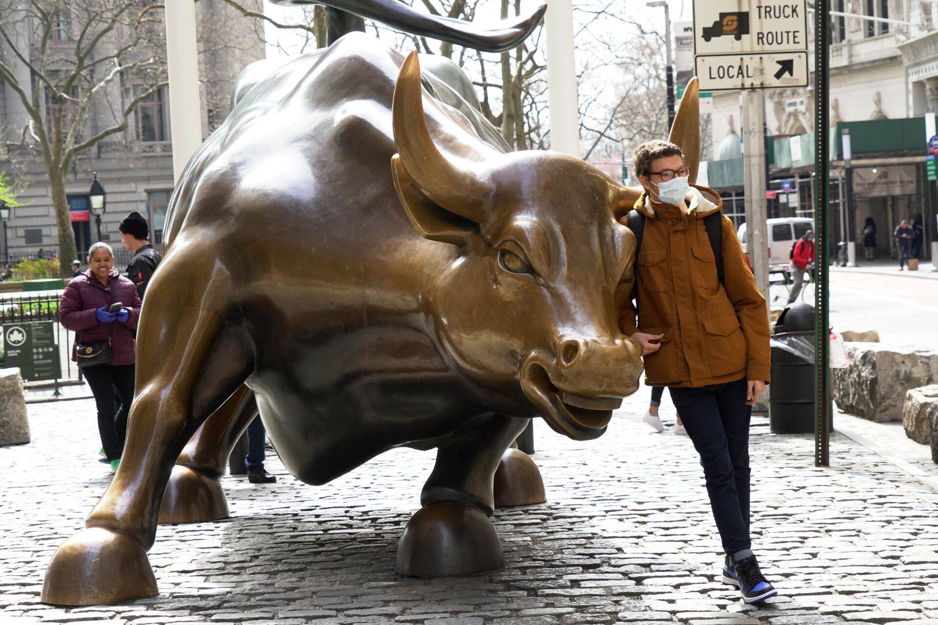 Koroonahooaeg tõi börsidele volatiilsuse, mida Wall Streeti pangad usinalt kauplemisel ära kasutasid.