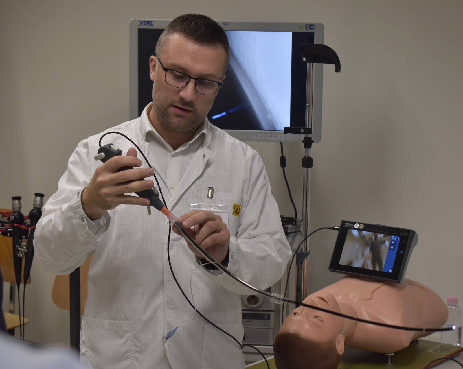 Karl Storzi tootmisdirektor Riivo Ranniku.