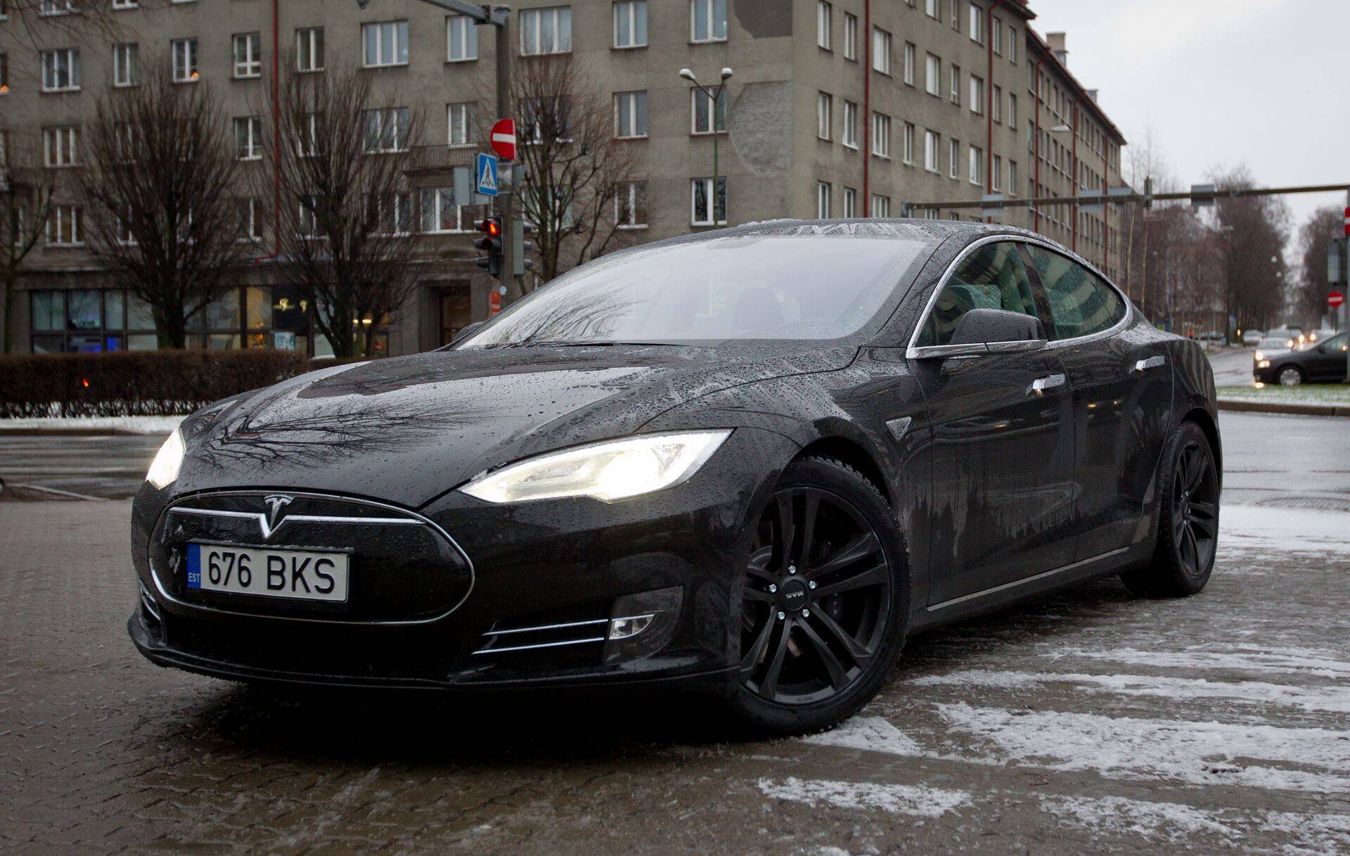 Tesla model S