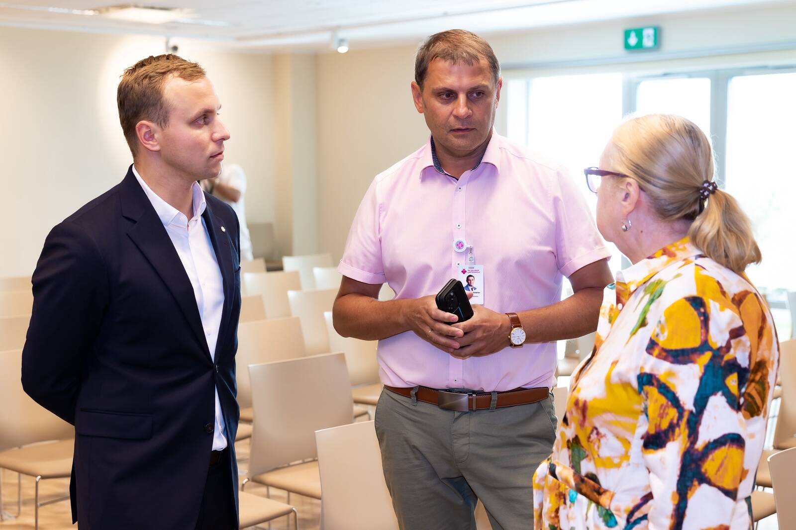 Vasakult: Tallinna abilinnapea Karl Sander Kase, lastehaigla juht Konstantin Rebrov ja lastehaigla toetusfondi juht Inna Kramer.