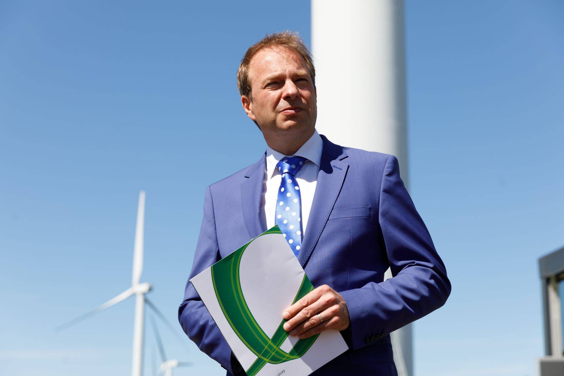 По словам главы Eesti Energia Хандо Суттера, компания хочет предоставить очень подробный проспект, описывающий, как именно будут использоваться привлеченные деньги.