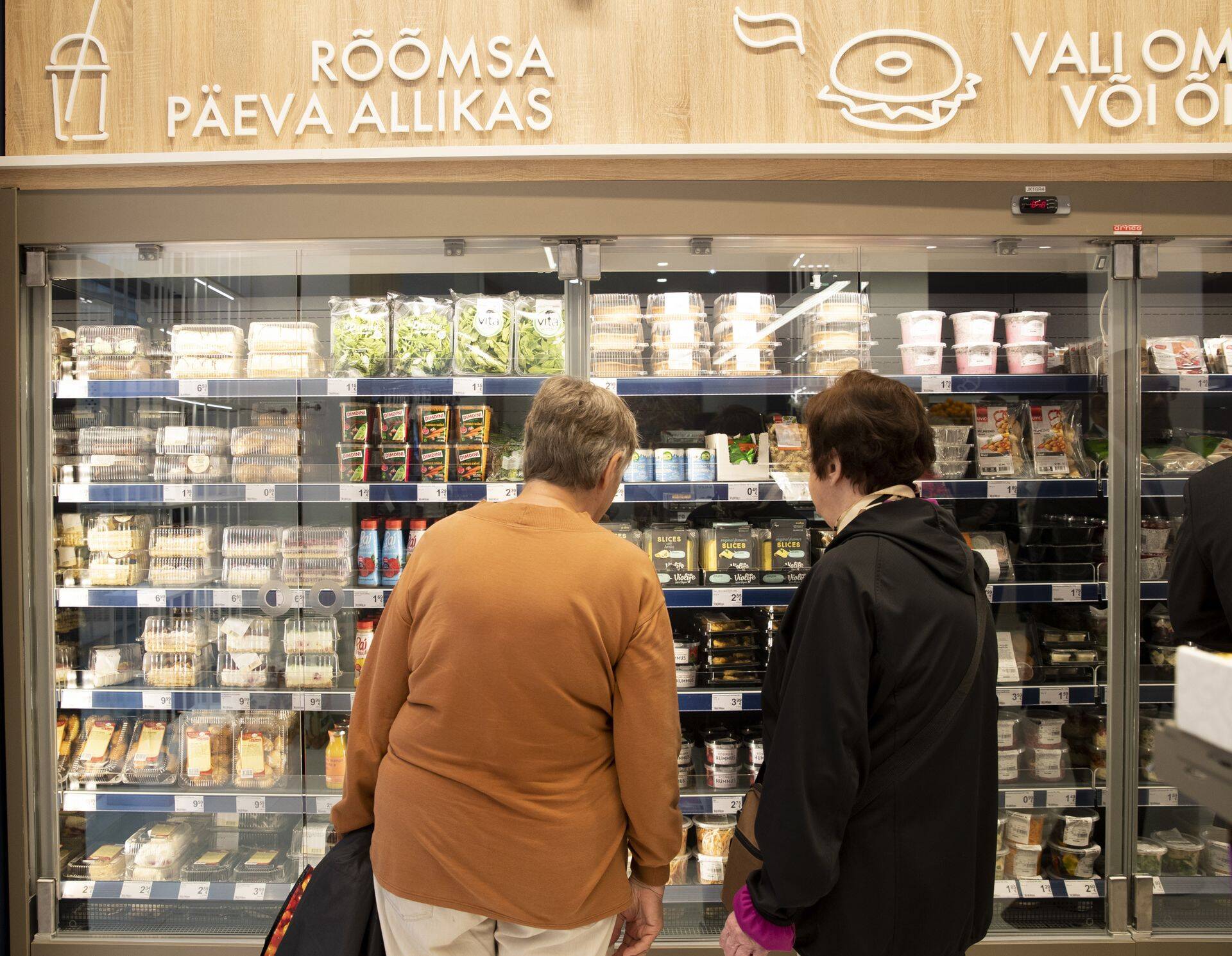 Maxima suurendab kaupluste tarneid