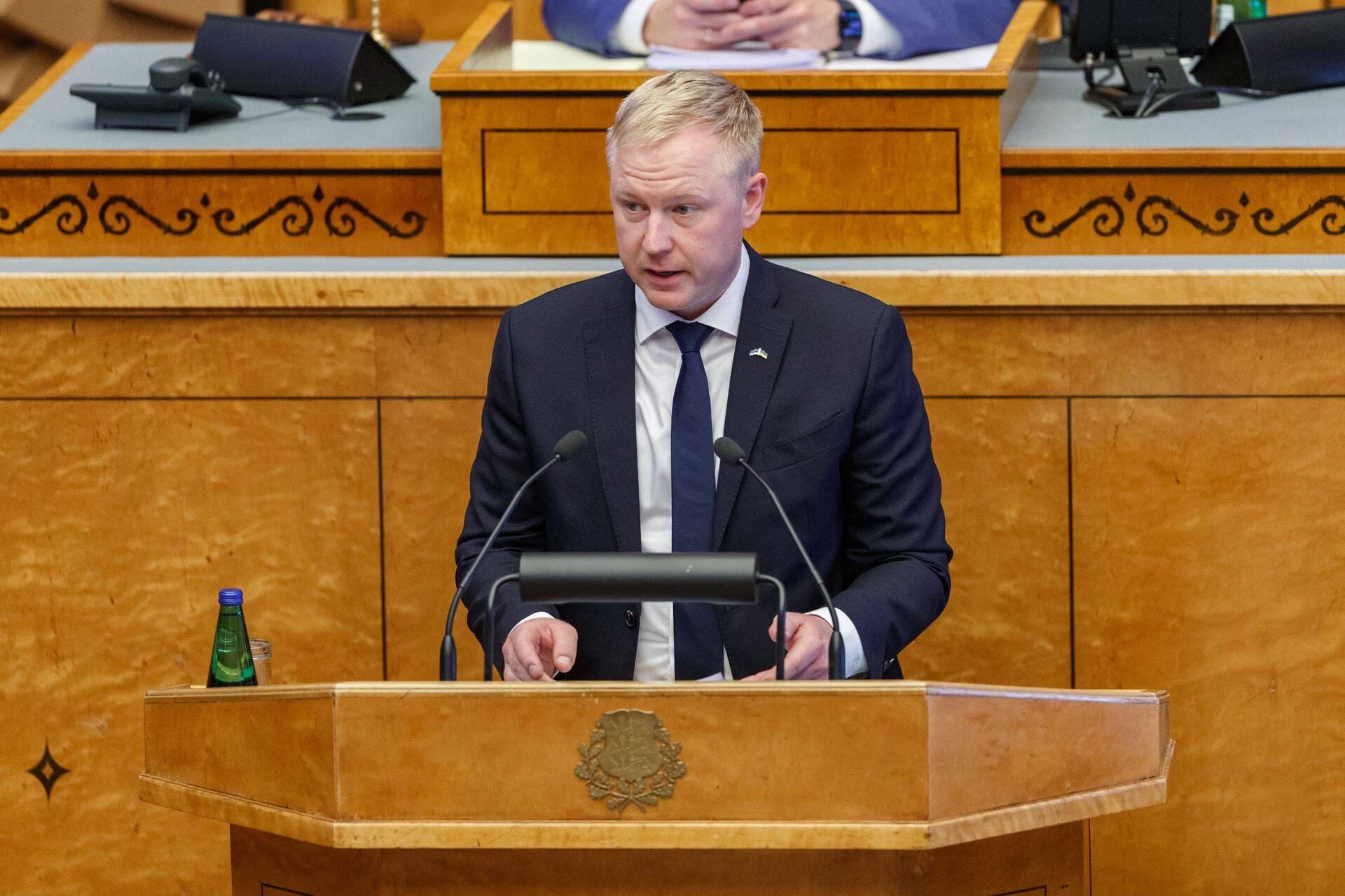 Enam kui 50 000eurose aktsiaportfelliga Mart Võrklaeva hinnangul võib viimase aja peretoetuste vaidluse põhjal isegi öelda, et riigikogus lokkab raharumalus.