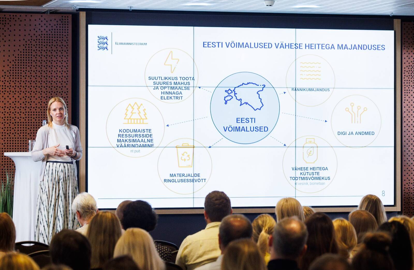 Kliimaministeeriumi rohereformi asekantsler Kristi Klaas tutvustab Eesti võimalusi vähese heitega majanduses